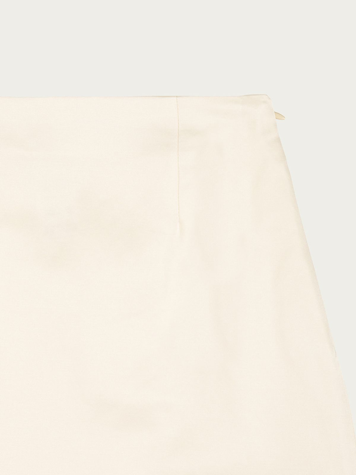 사사에오르빗(SASAEORBIT) Satin Skirt Ivory