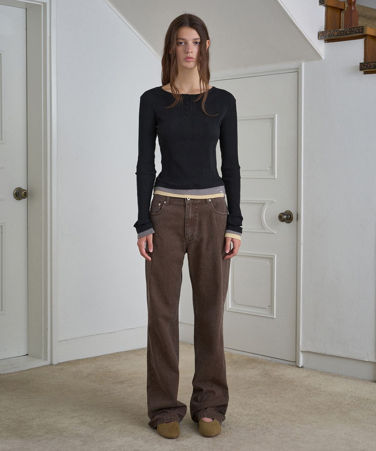 시메트릭 퍼센트(SYMMETRICPERCENT) Layered Henley Neck Top / Black