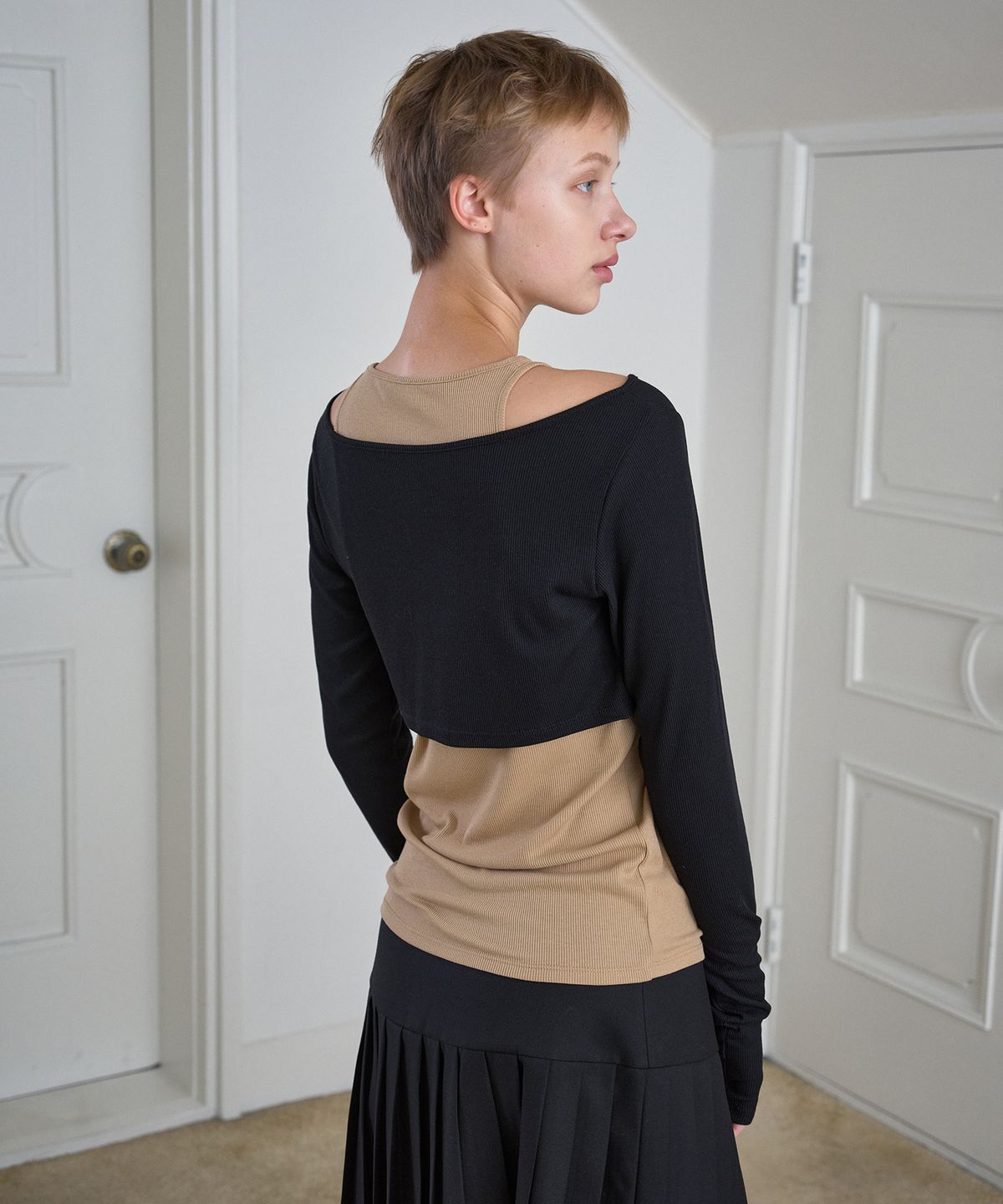 시메트릭 퍼센트(SYMMETRICPERCENT) Halter Layered Cardigan / Black