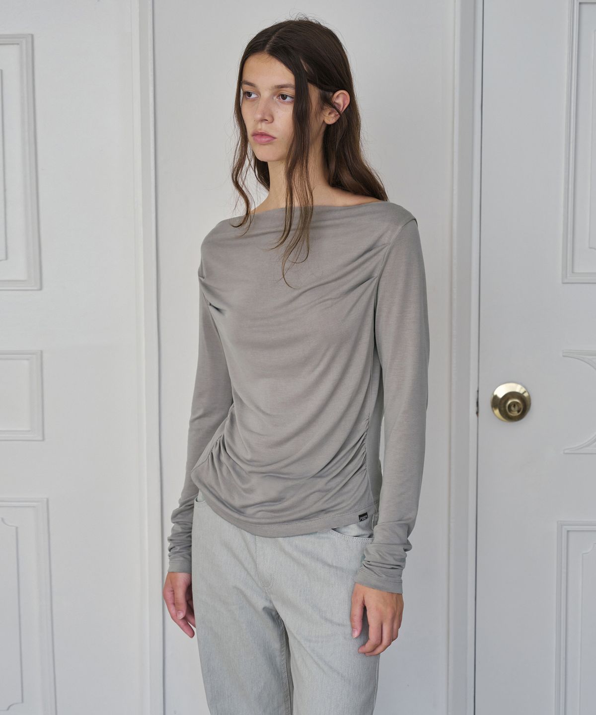 시메트릭 퍼센트(SYMMETRICPERCENT) Drape Cupra Top / Ash Beige