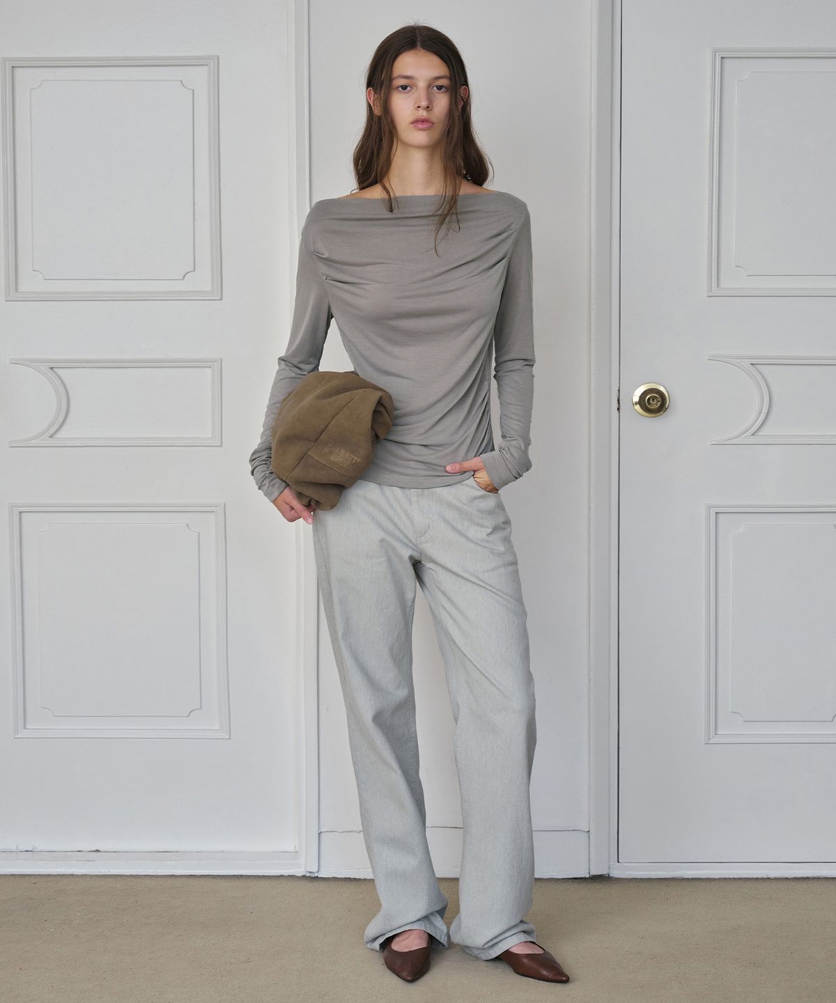 시메트릭 퍼센트(SYMMETRICPERCENT) Drape Cupra Top / Ash Beige
