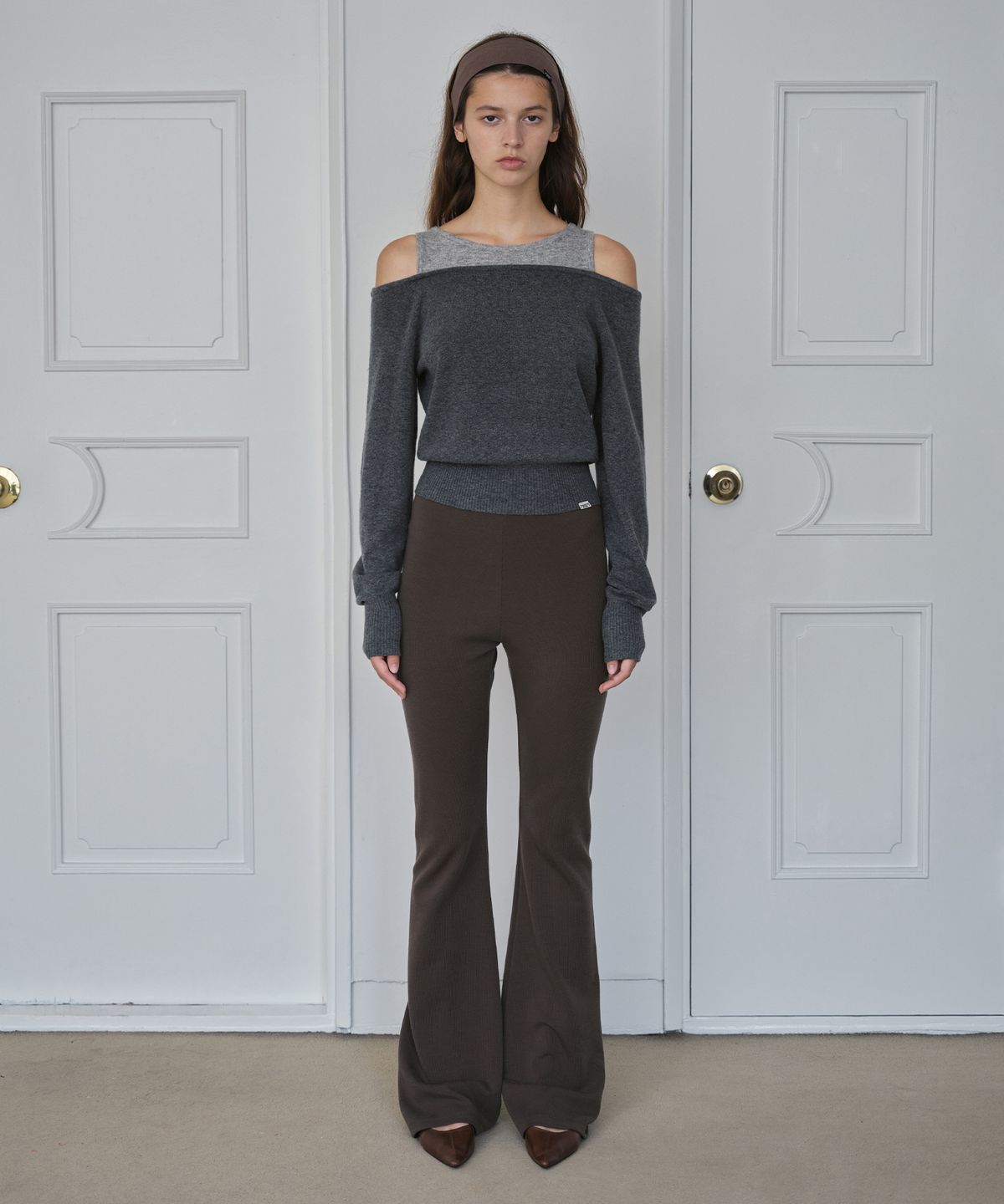 시메트릭 퍼센트(SYMMETRICPERCENT) Basic Flare Leggings / Brown