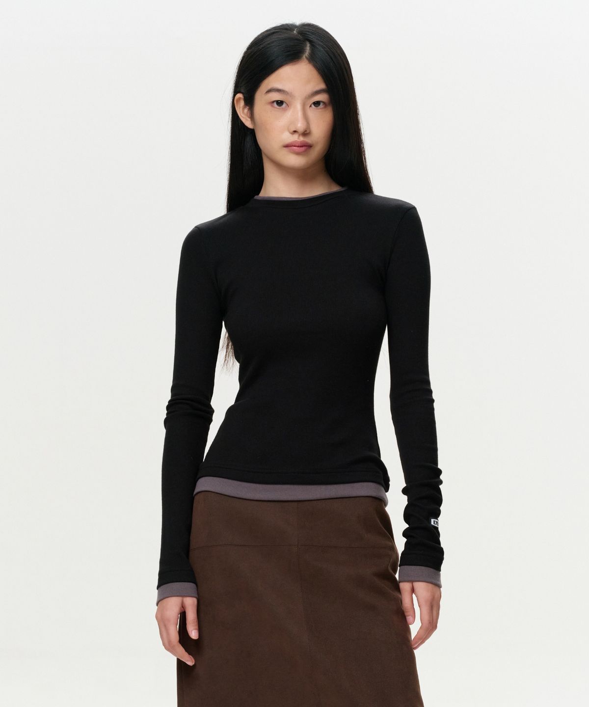 이알에이(ERA) WOMEN COLOR LAYERED SLIM RIB T - SMOKY BLACK