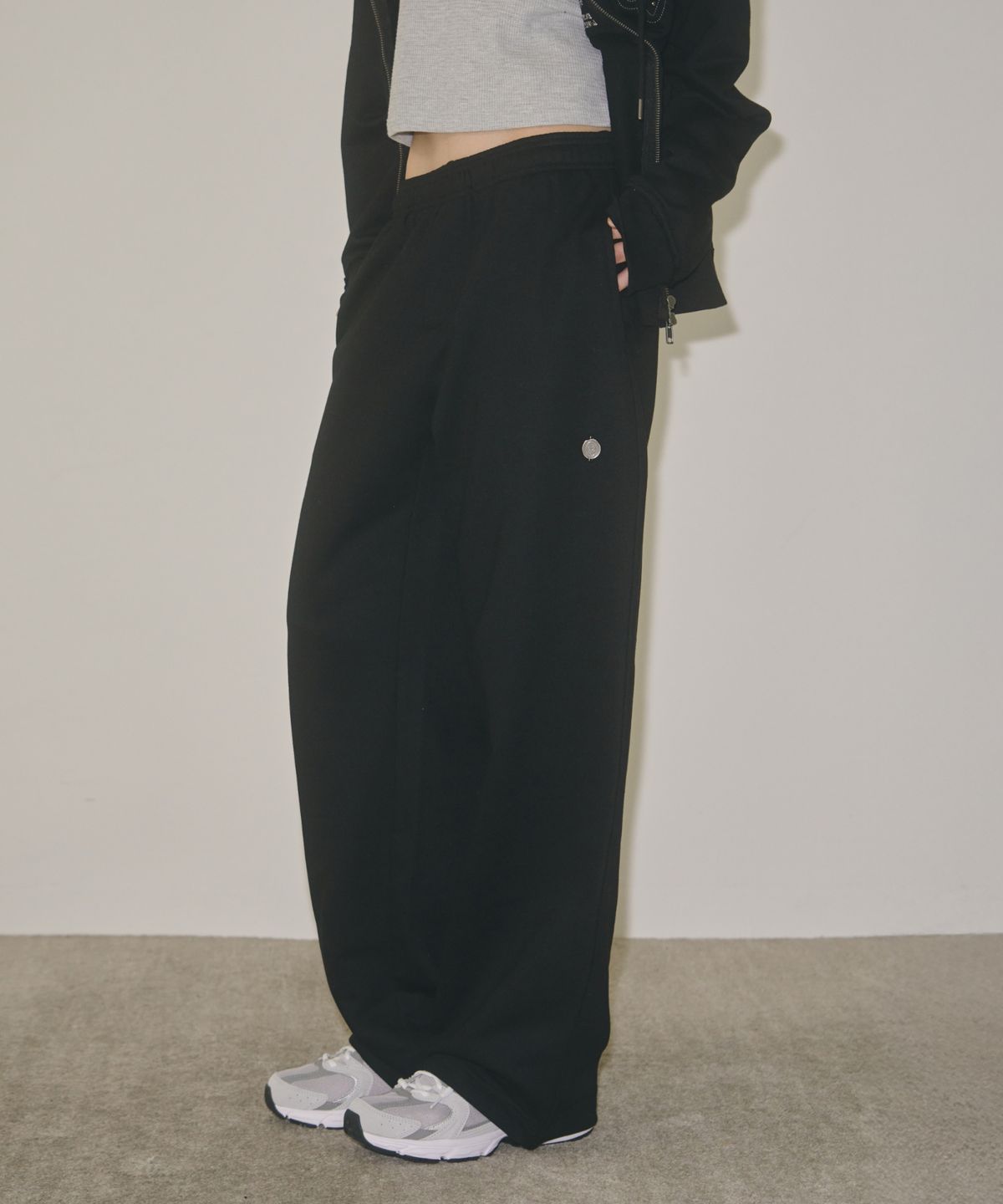 레더리(LEATHERY) 에센셜 스웨트 팬츠 [4COLOR]