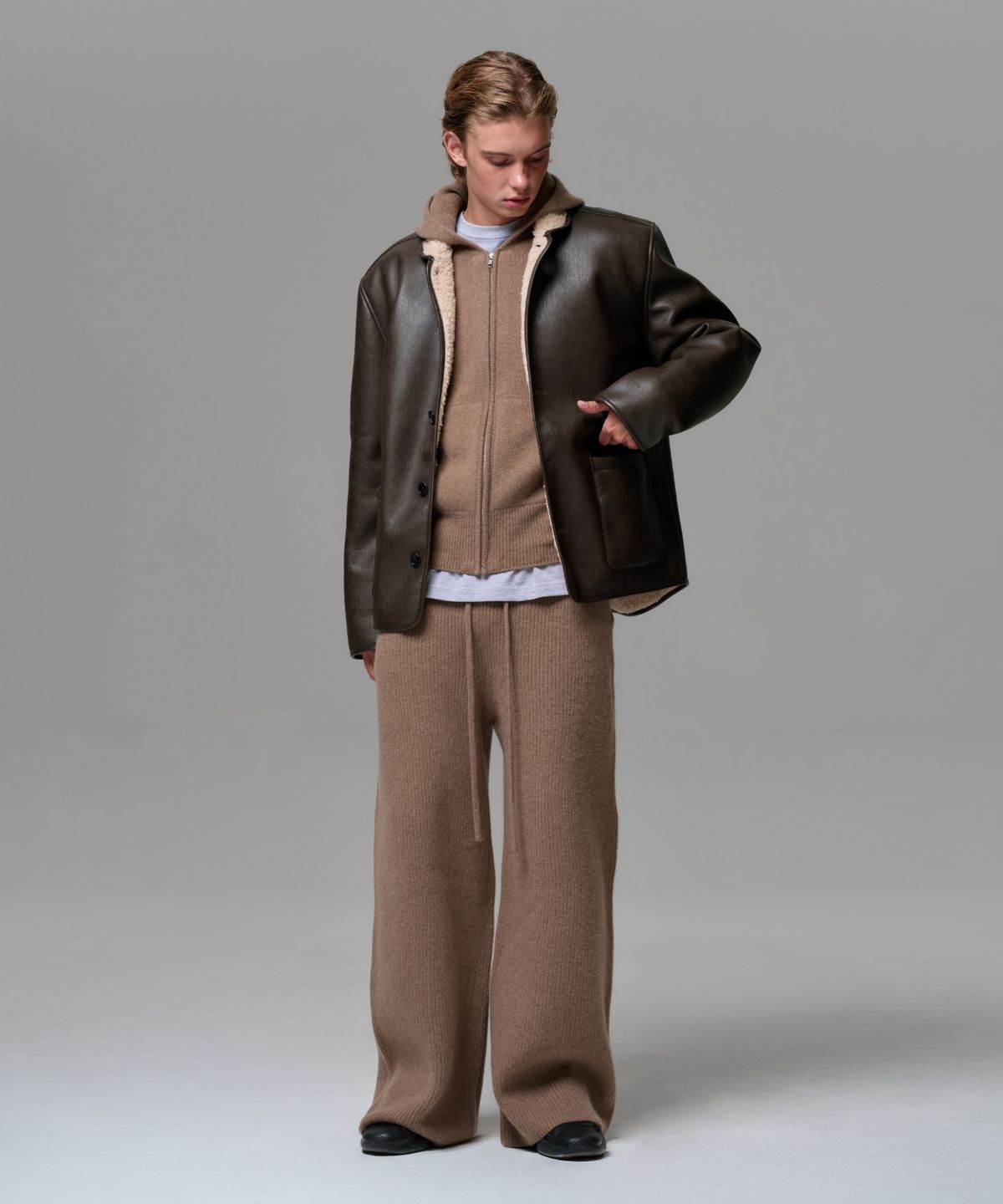 이알에이(ERA) MEN CASHMERE BLEND ZIP KNIT HOODIE - NEUTRAL BROWN