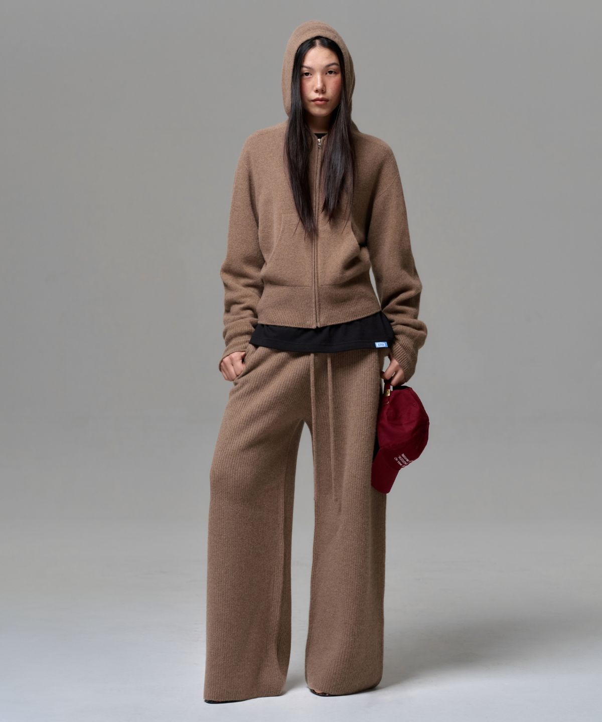 이알에이(ERA) WOMEN CASHMERE BLEND RELAXED KNIT SWEATPANTS - NEUTRAL BROWN