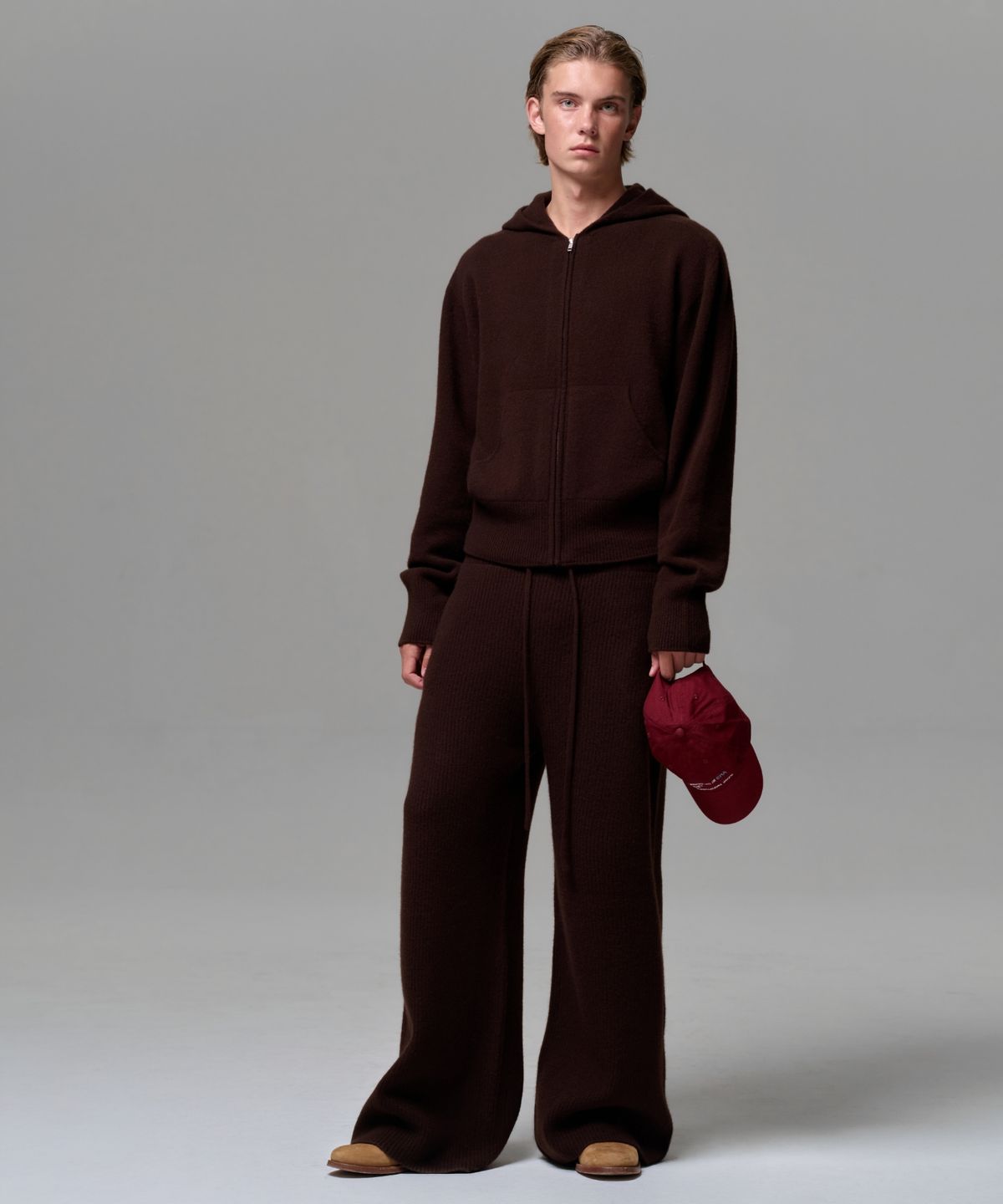 이알에이(ERA) MEN CASHMERE BLEND RELAXED KNIT SWEATPANTS - DARK BROWN