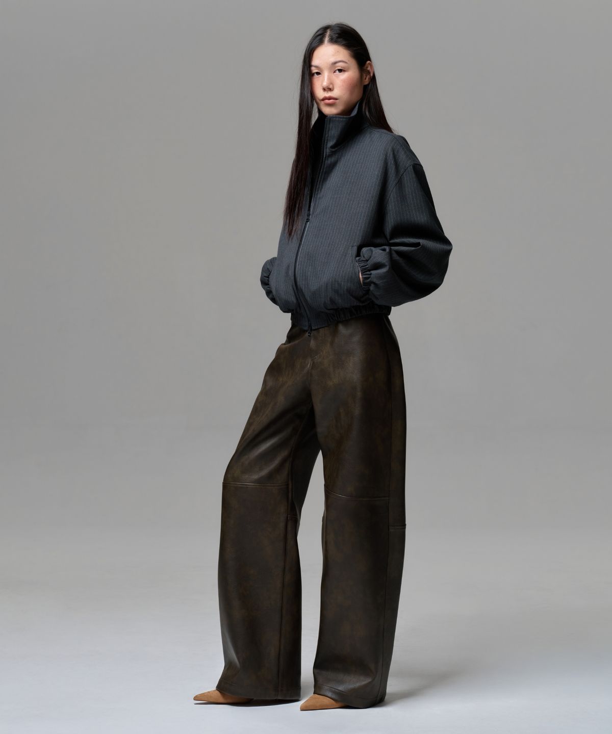 이알에이(ERA) WOMEN FAUX LEATHER TWO-TONE PANEL PANTS - TOBACCO BROWN