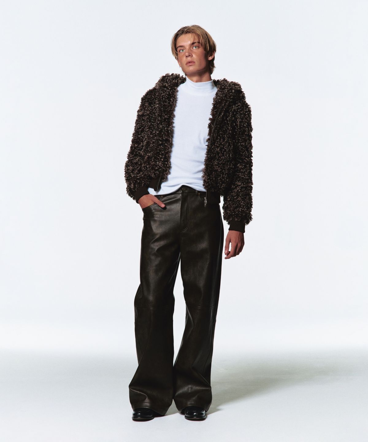 이알에이(ERA) MEN FAUX LEATHER TWO-TONE PANEL PANTS - TOBACCO BROWN