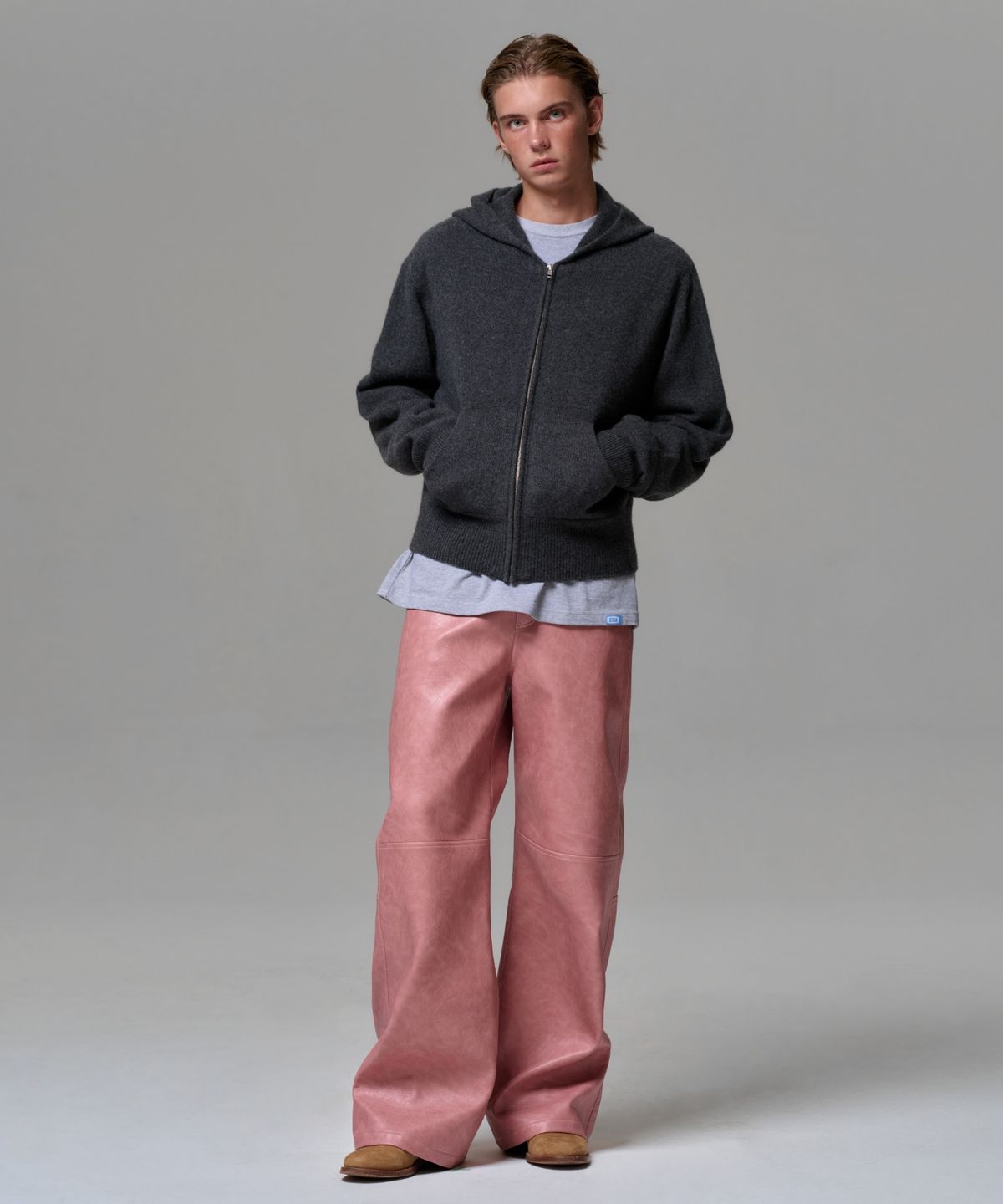 이알에이(ERA) MEN FAUX LEATHER TWO-TONE PANEL PANTS - ROSEWOOD