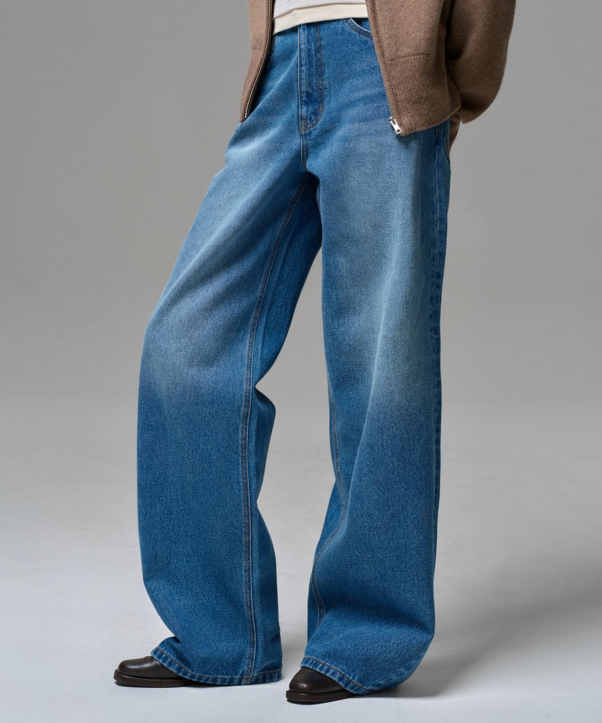 이알에이(ERA) WOMEN ERA STRAIGHT FIT DENIM PANTS - VINTAGE MID BLUE