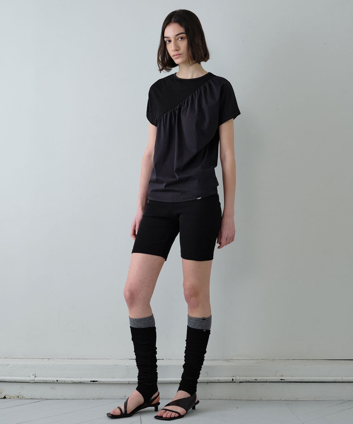 시메트릭 퍼센트(SYMMETRICPERCENT) Wool Heel-Loop Socks / Black
