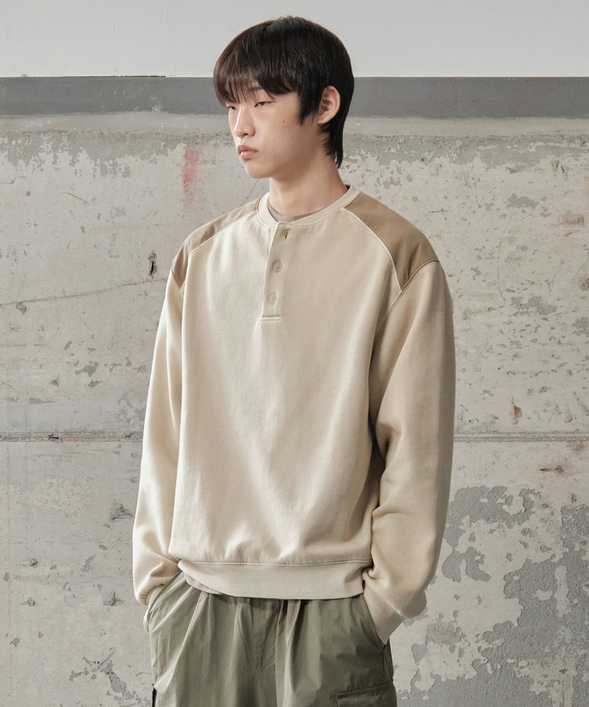 세컨모놀로그(SECONDMONO) 코만도 워시드 피그먼트 스웻셔츠 [BEIGE]_SETS041BEIGE