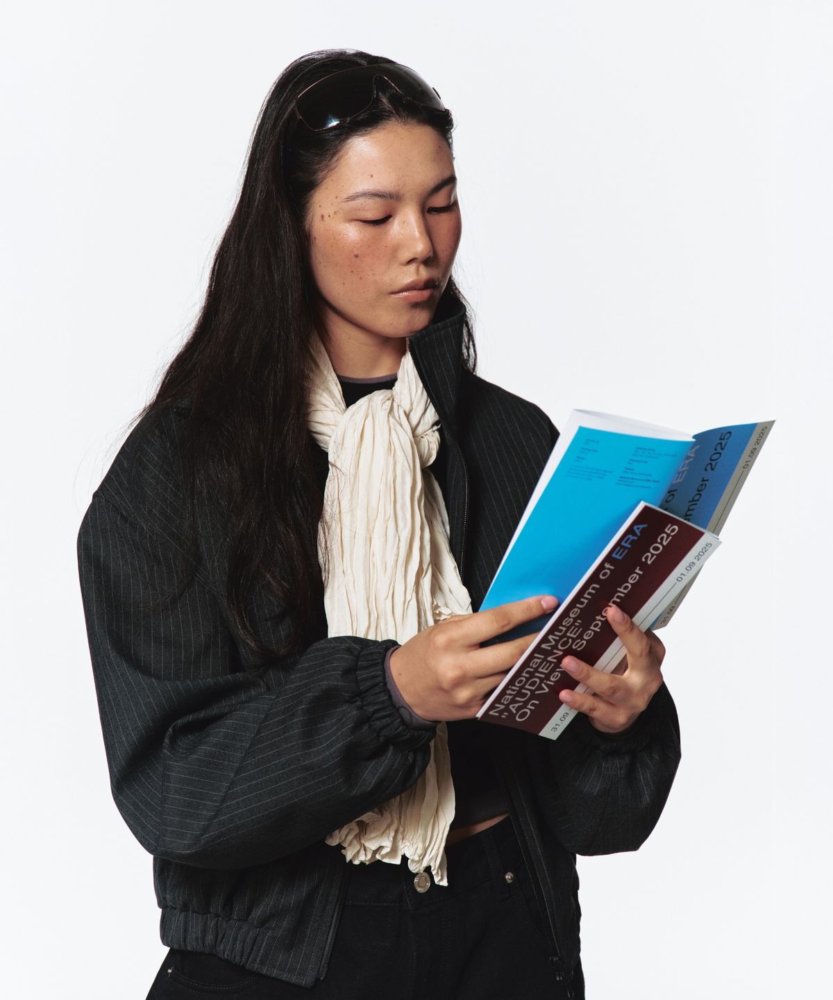 이알에이(ERA) UNISEX PINSTRIPE HIGHNECK ZIP-UP BLOUSON - CHARCOAL GRAY