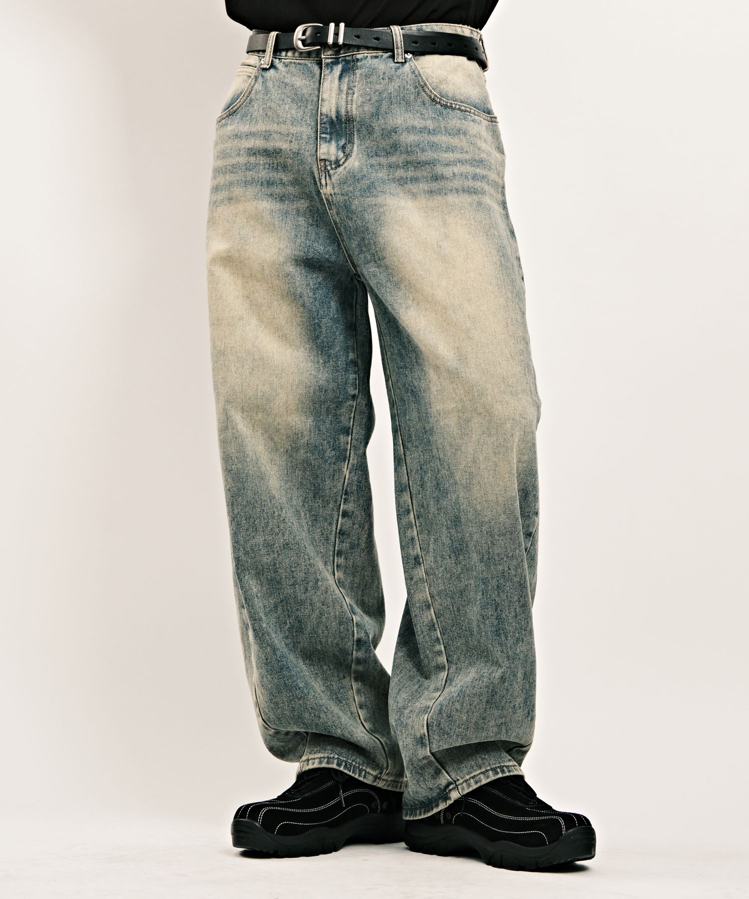 MUSINSA | DWS COMPANY Back Brush Balloon Denim Pants (Vintage Blue)