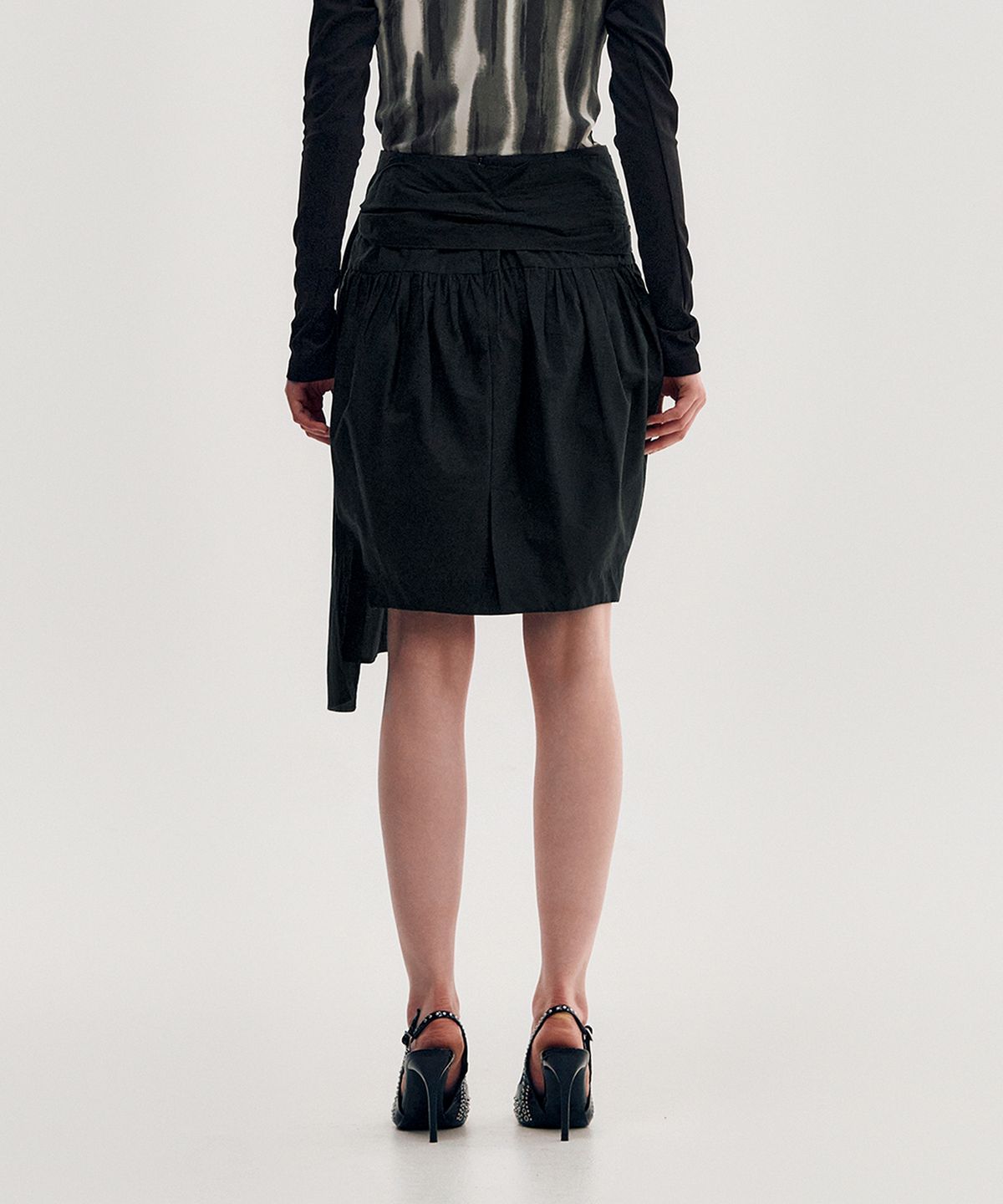 킴지수(KIMZISU) Pleated Tie Volume Skirt _ BLACK