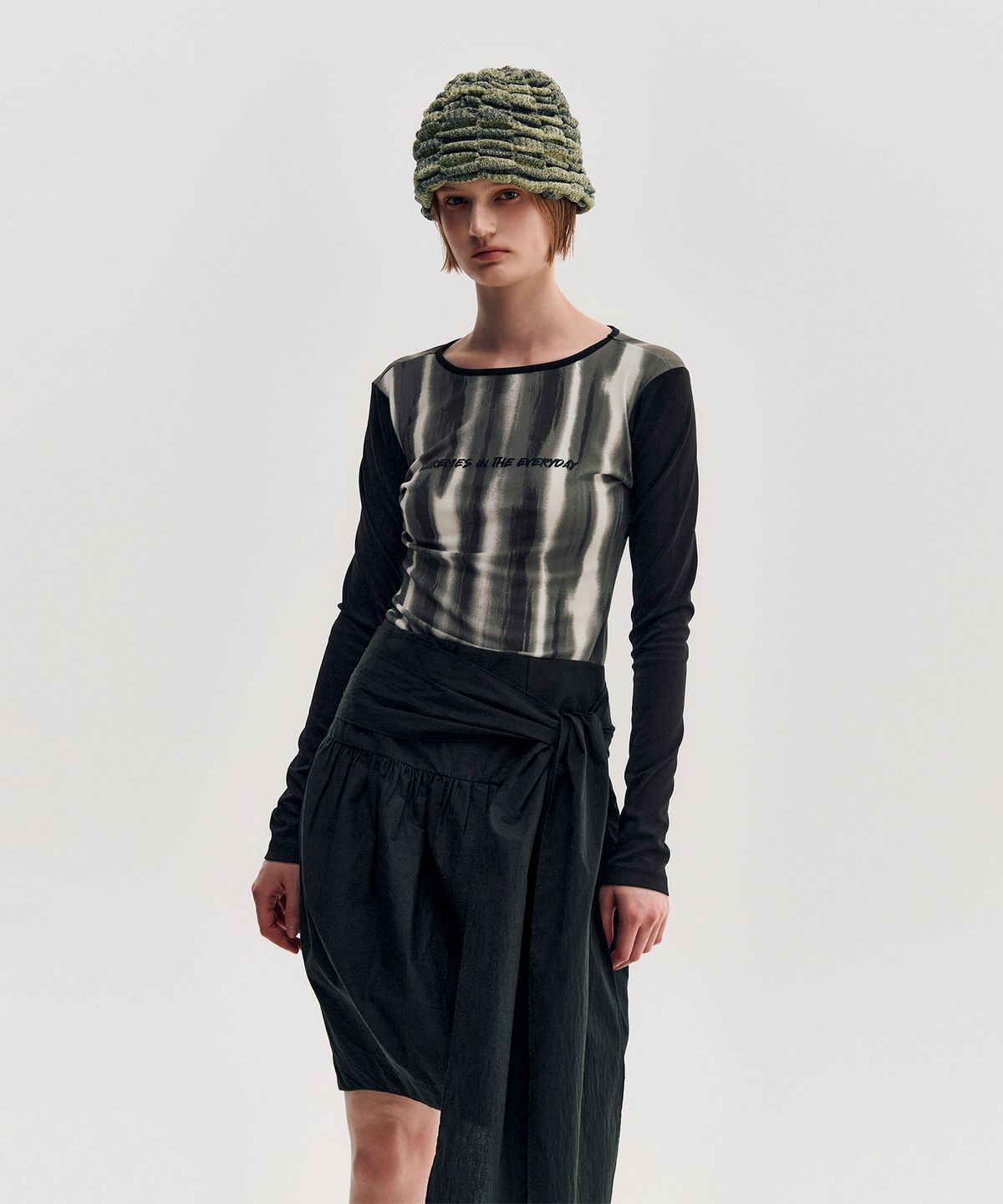 킴지수(KIMZISU) Pleated Tie Volume Skirt _ BLACK