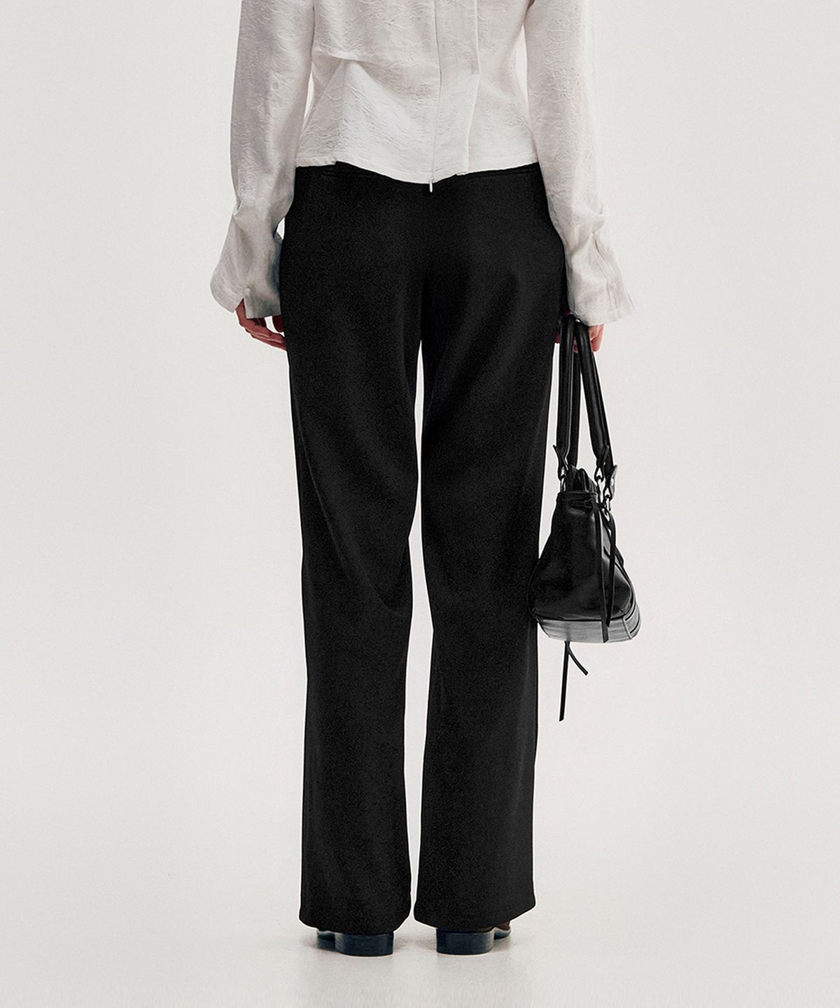킴지수(KIMZISU) Pleated Snap Pants _ BLACK