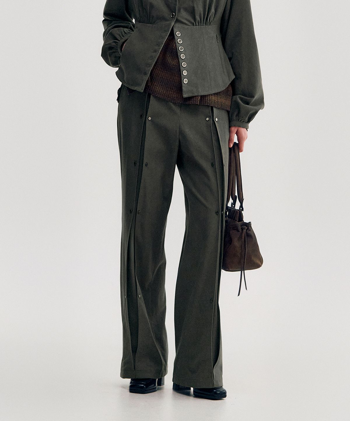 킴지수(KIMZISU) Pleated Snap Pants _ KHAKI