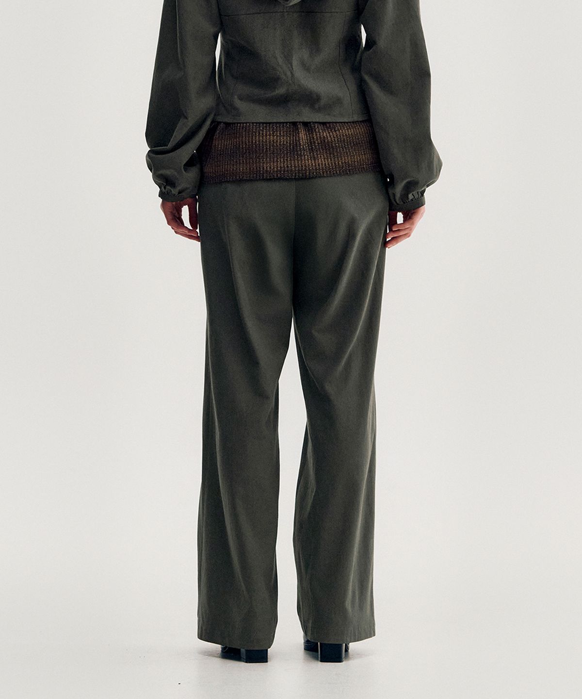 킴지수(KIMZISU) Pleated Snap Pants _ KHAKI