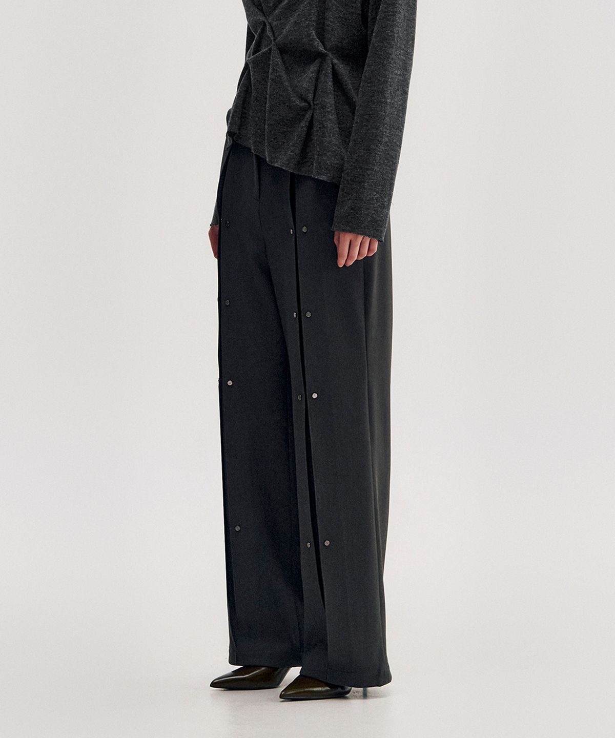 킴지수(KIMZISU) Pleated Snap Pants _ GREY