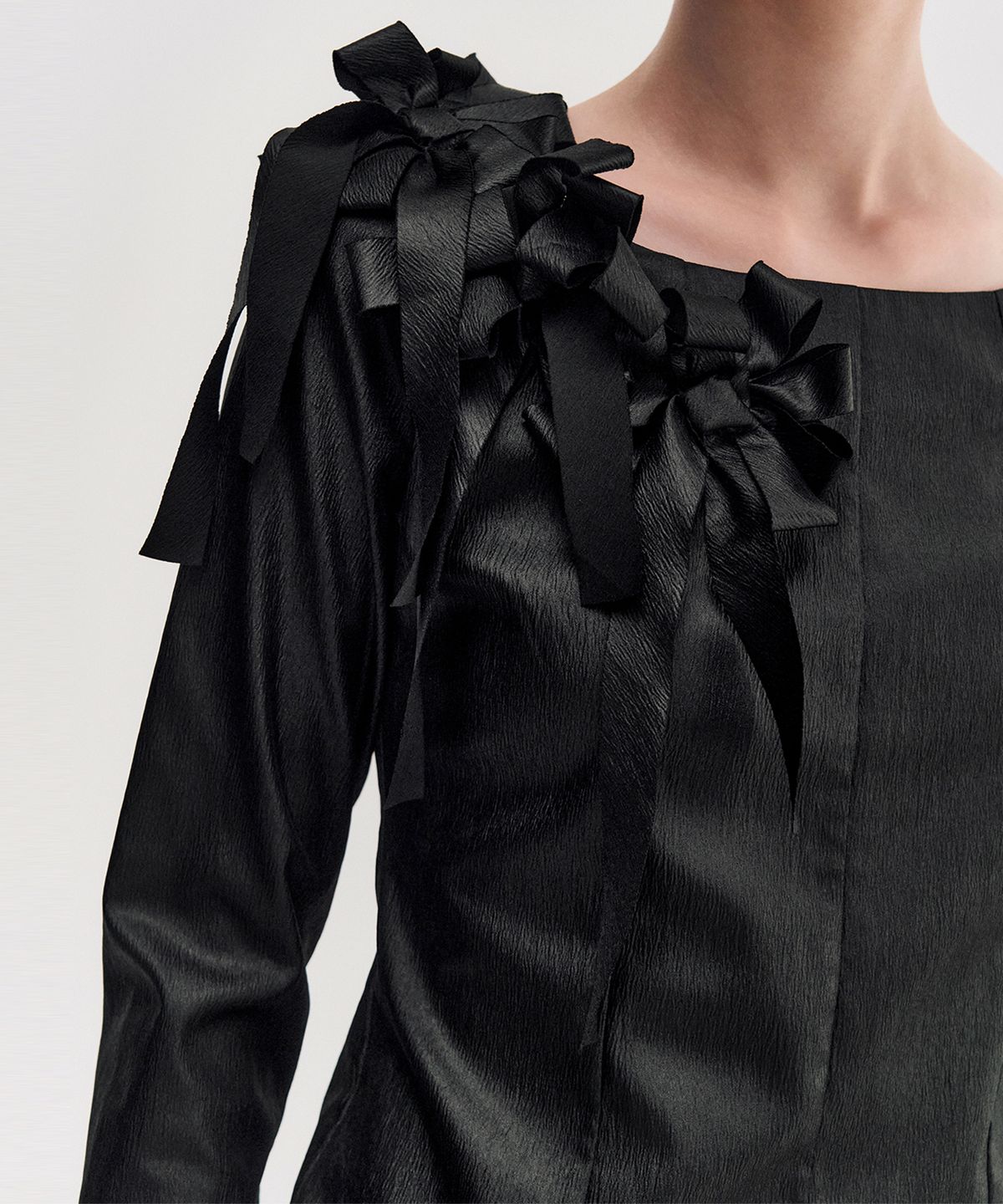 킴지수(KIMZISU) Raw Edge Ribbon Top _ BLACK
