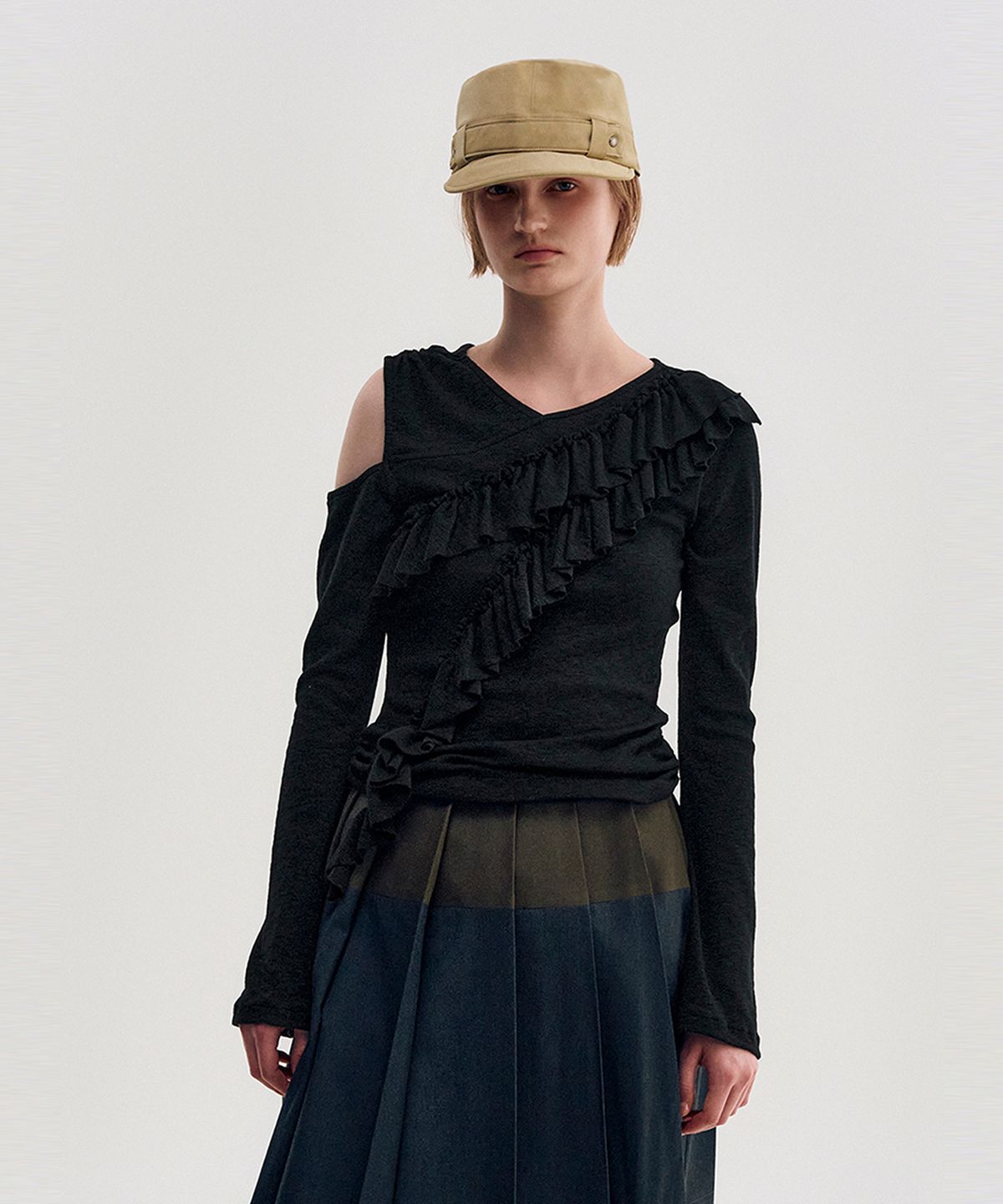 킴지수(KIMZISU) Diagonal Ruffle Jersey Top _ BLACK
