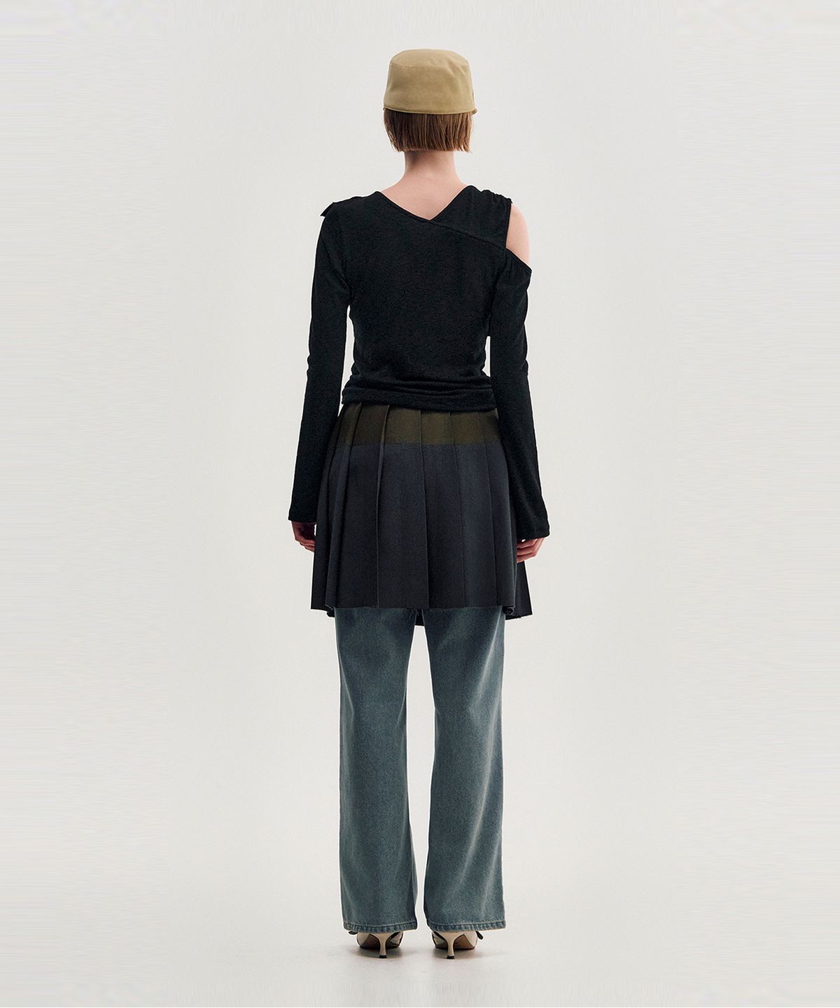 킴지수(KIMZISU) Diagonal Ruffle Jersey Top _ BLACK