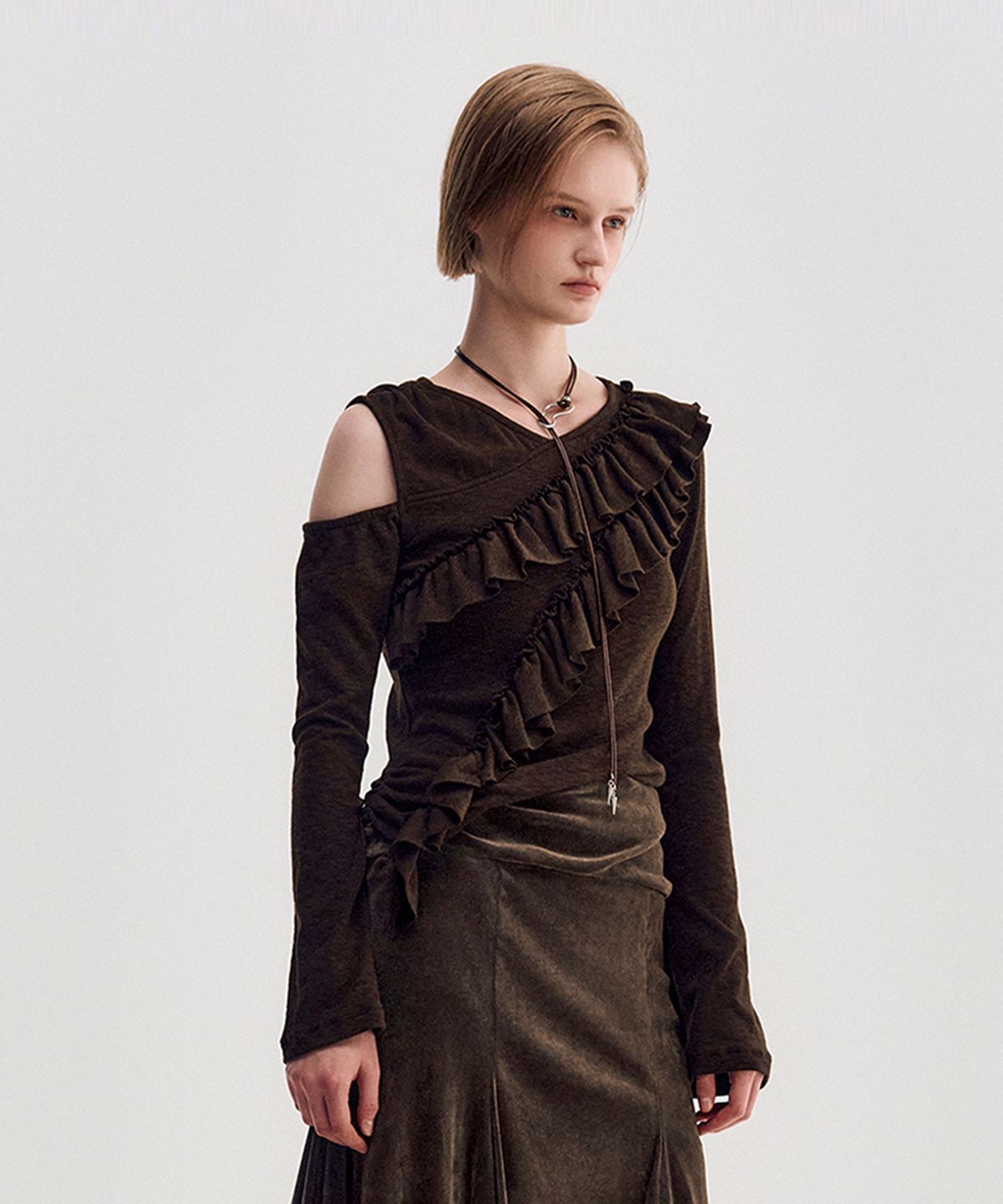 킴지수(KIMZISU) Diagonal Ruffle Jersey Top _ BROWN