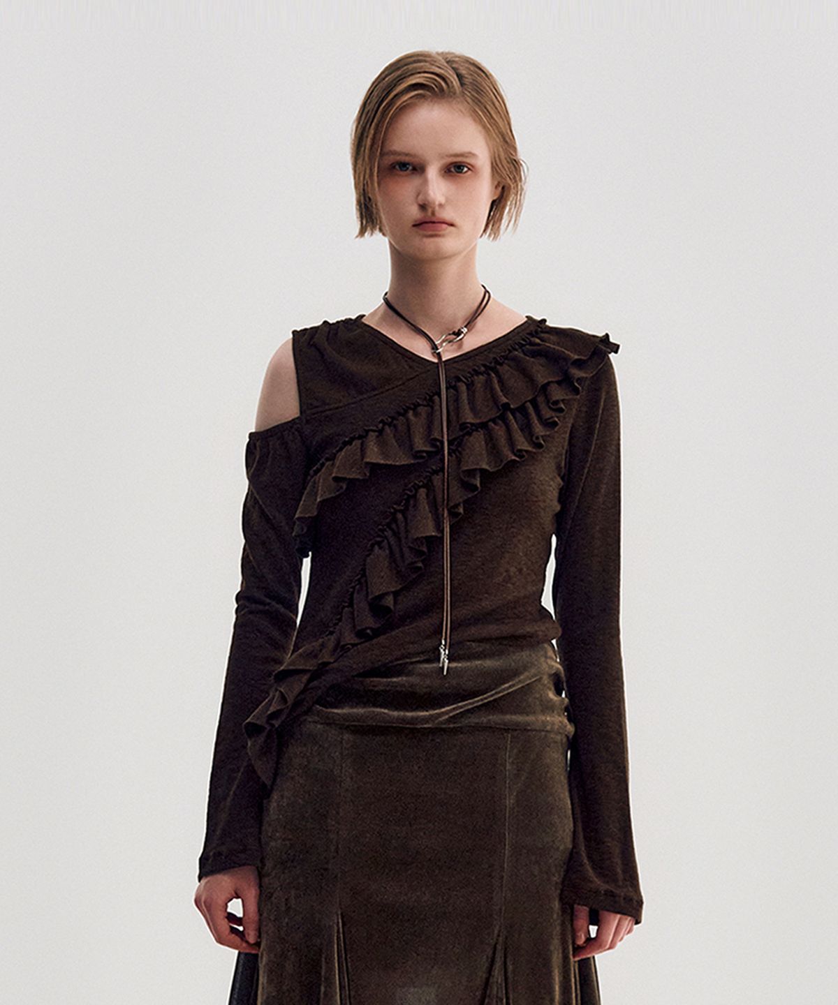 킴지수(KIMZISU) Diagonal Ruffle Jersey Top _ BROWN