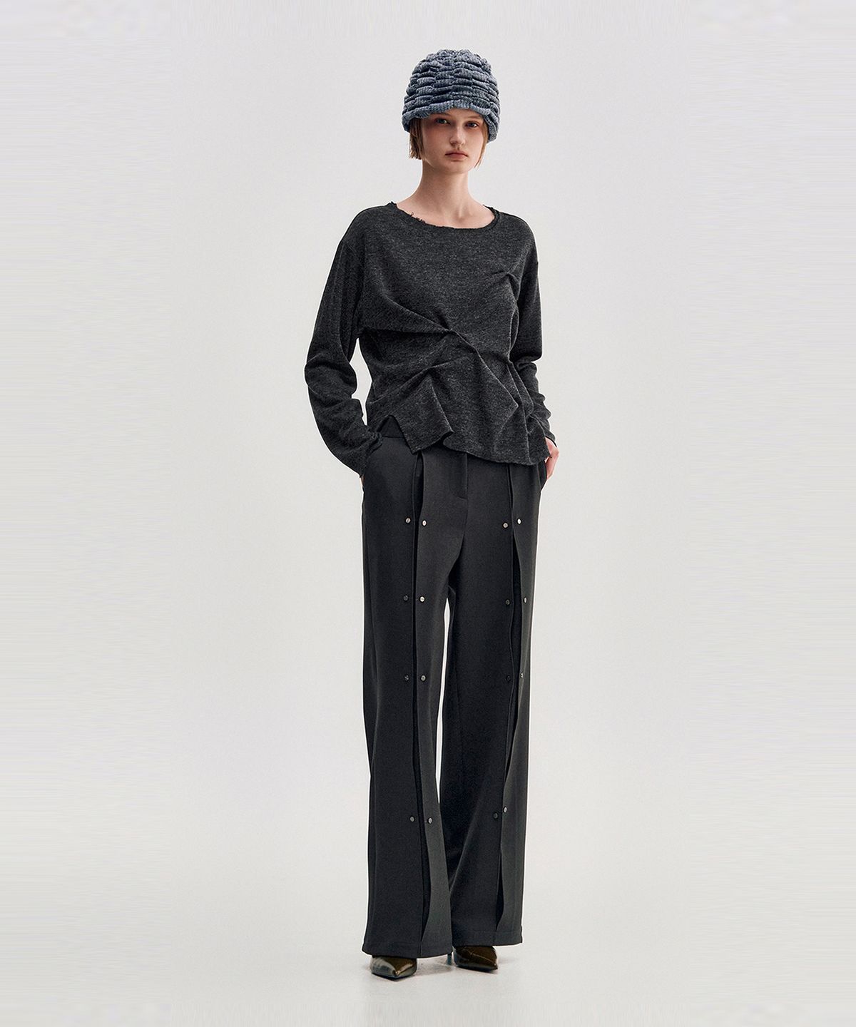 킴지수(KIMZISU) DOZI - Raw Edge Pinched Pullover _ CHARCOAL
