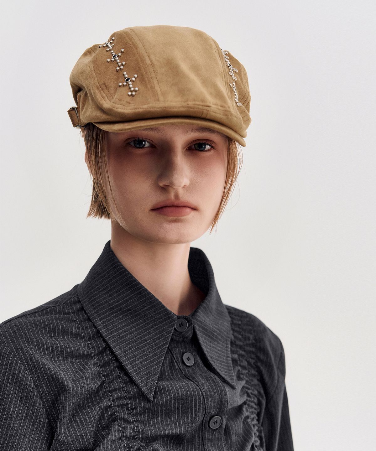 킴지수(KIMZISU) Studded Suede Hunting Cap _ BEIGE