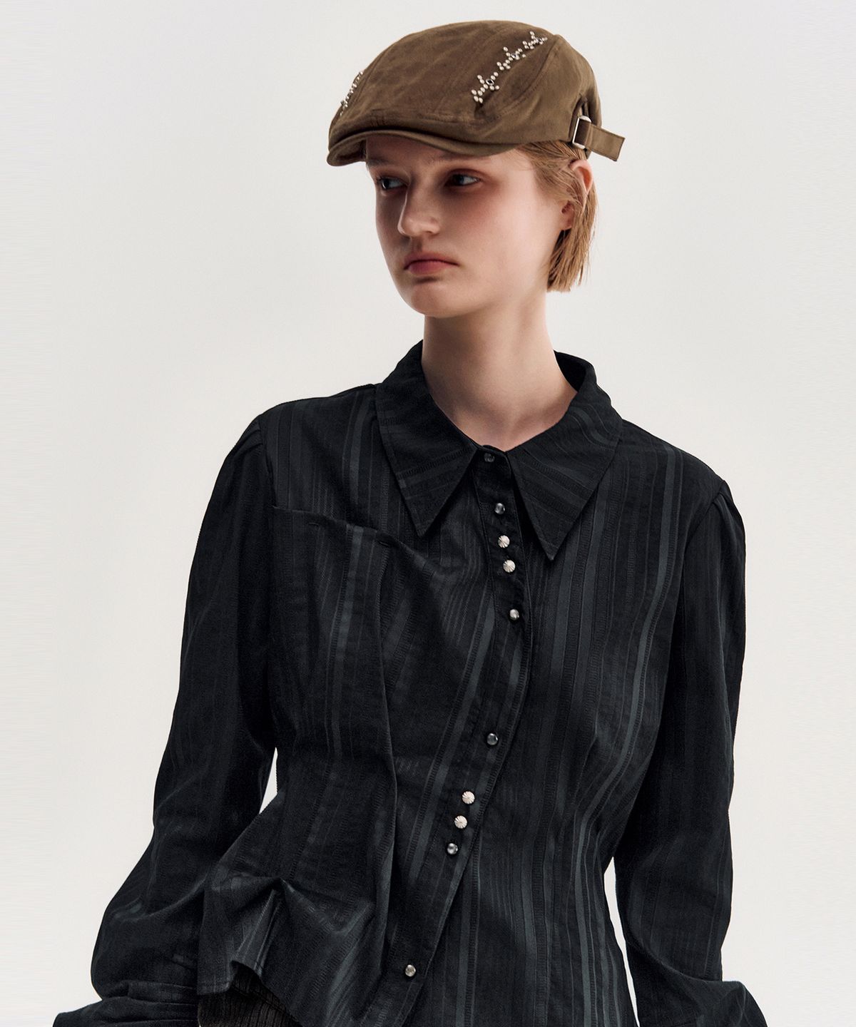 킴지수(KIMZISU) Studded Suede Hunting Cap _ BROWN