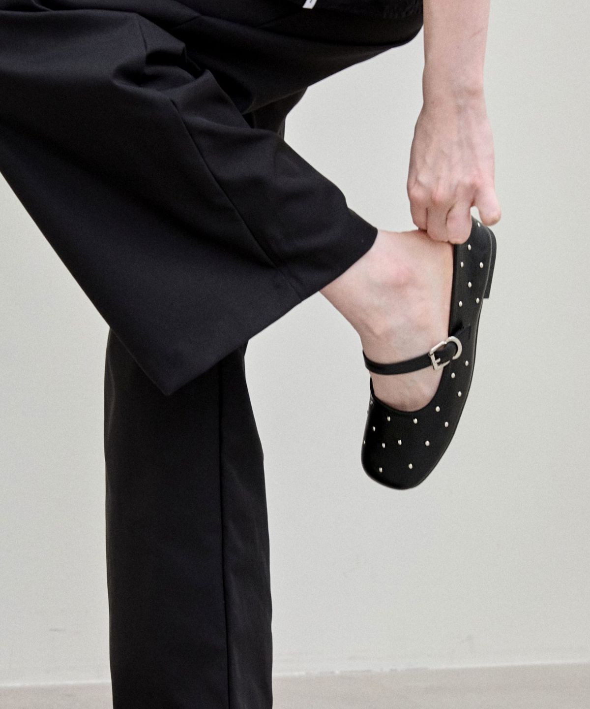 스퍼(SPUR) Crimp Buckle Maryjane Flat 플랫슈즈 1cm -VS9060 (2color)