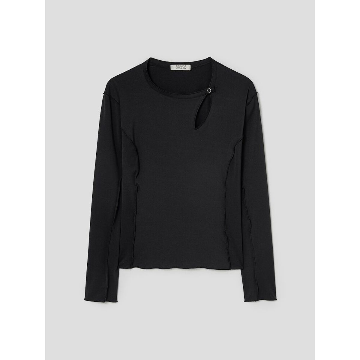 앙개(ANGGAE) Snapped Triangle Neck TShirt  Black