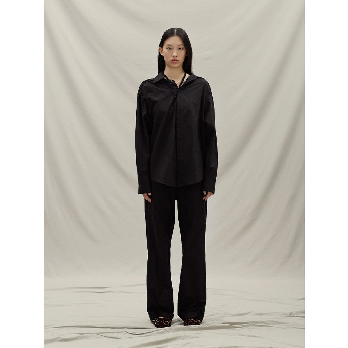앙개(ANGGAE) Punching Oversized Shirt  Black
