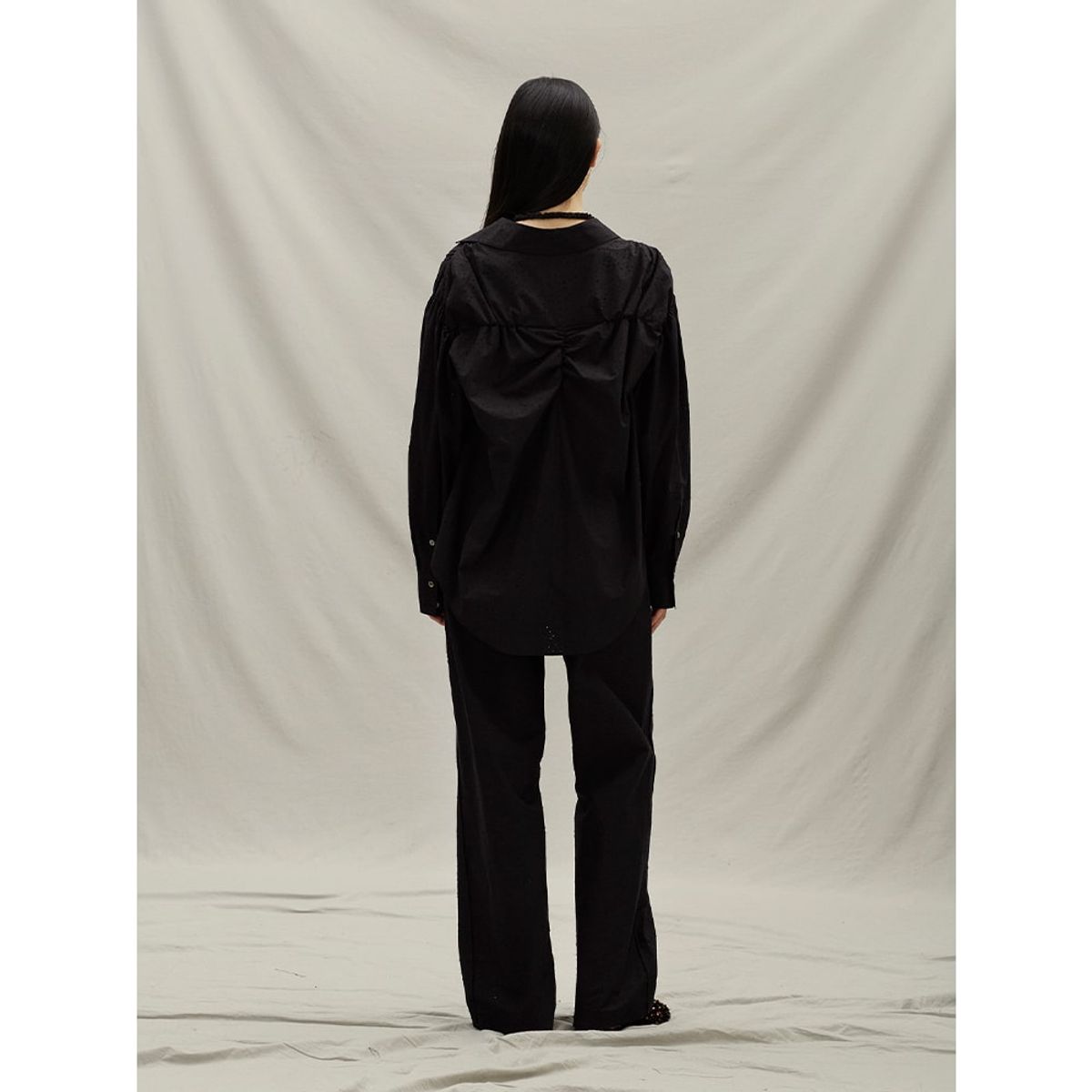앙개(ANGGAE) Punching Oversized Shirt  Black