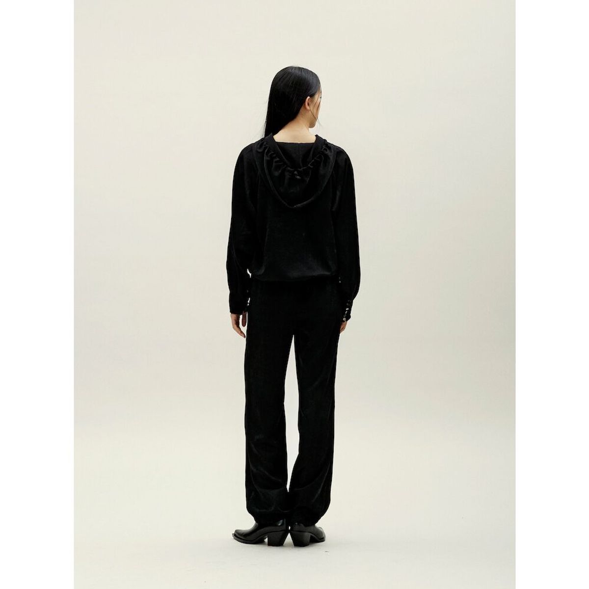 앙개(ANGGAE) Velvet Satin ButtonUp Shirt  Black