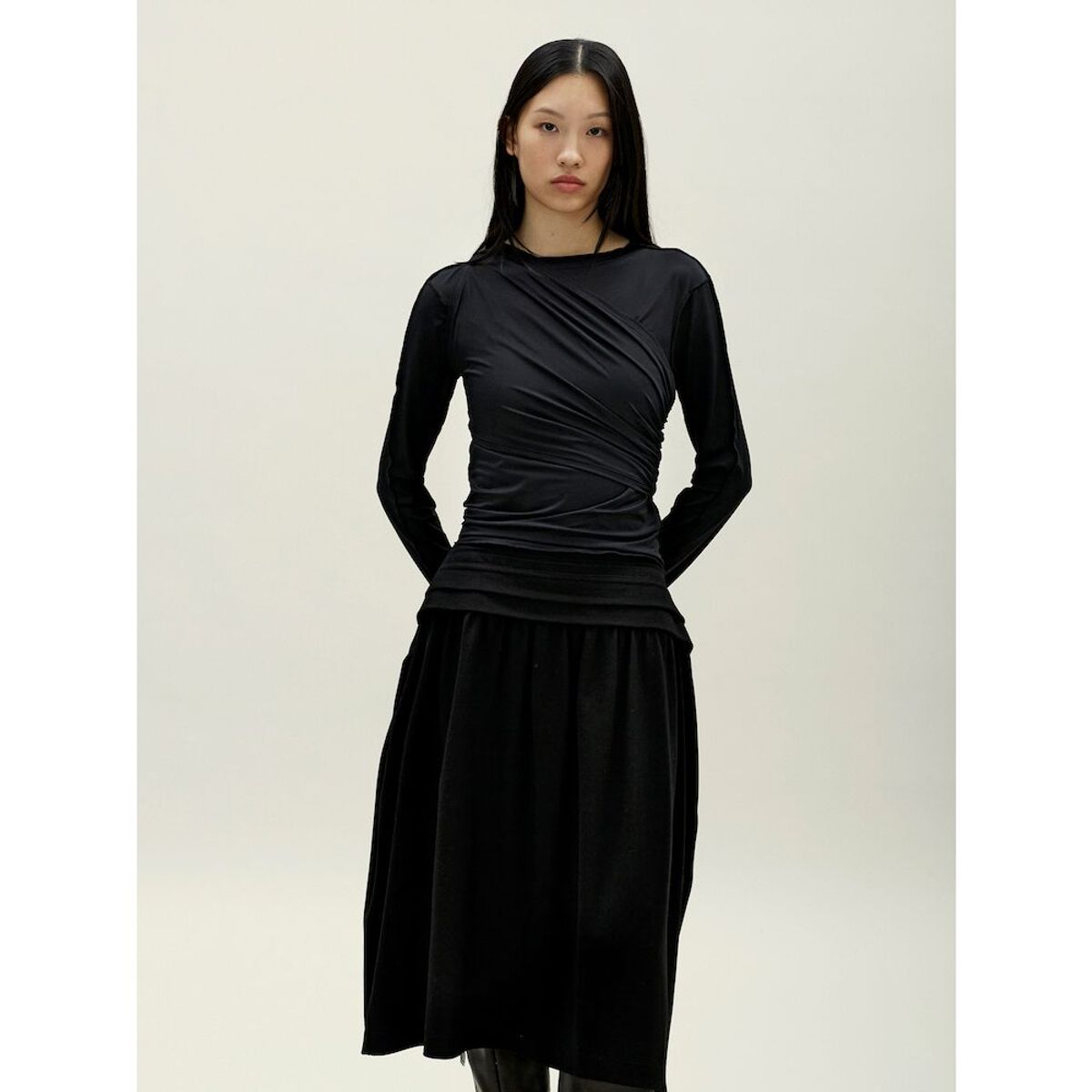 앙개(ANGGAE) Tucked Waist ALine Skirt  Black