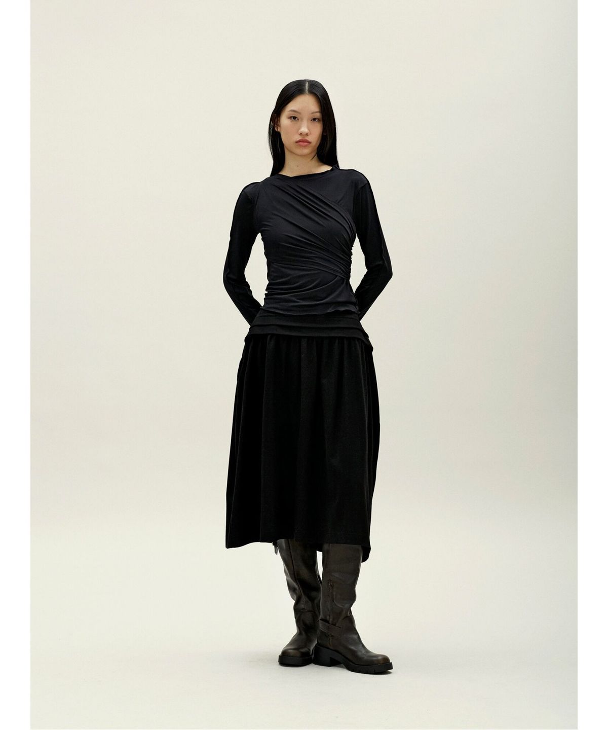 앙개(ANGGAE) Tucked Waist ALine Skirt  Black