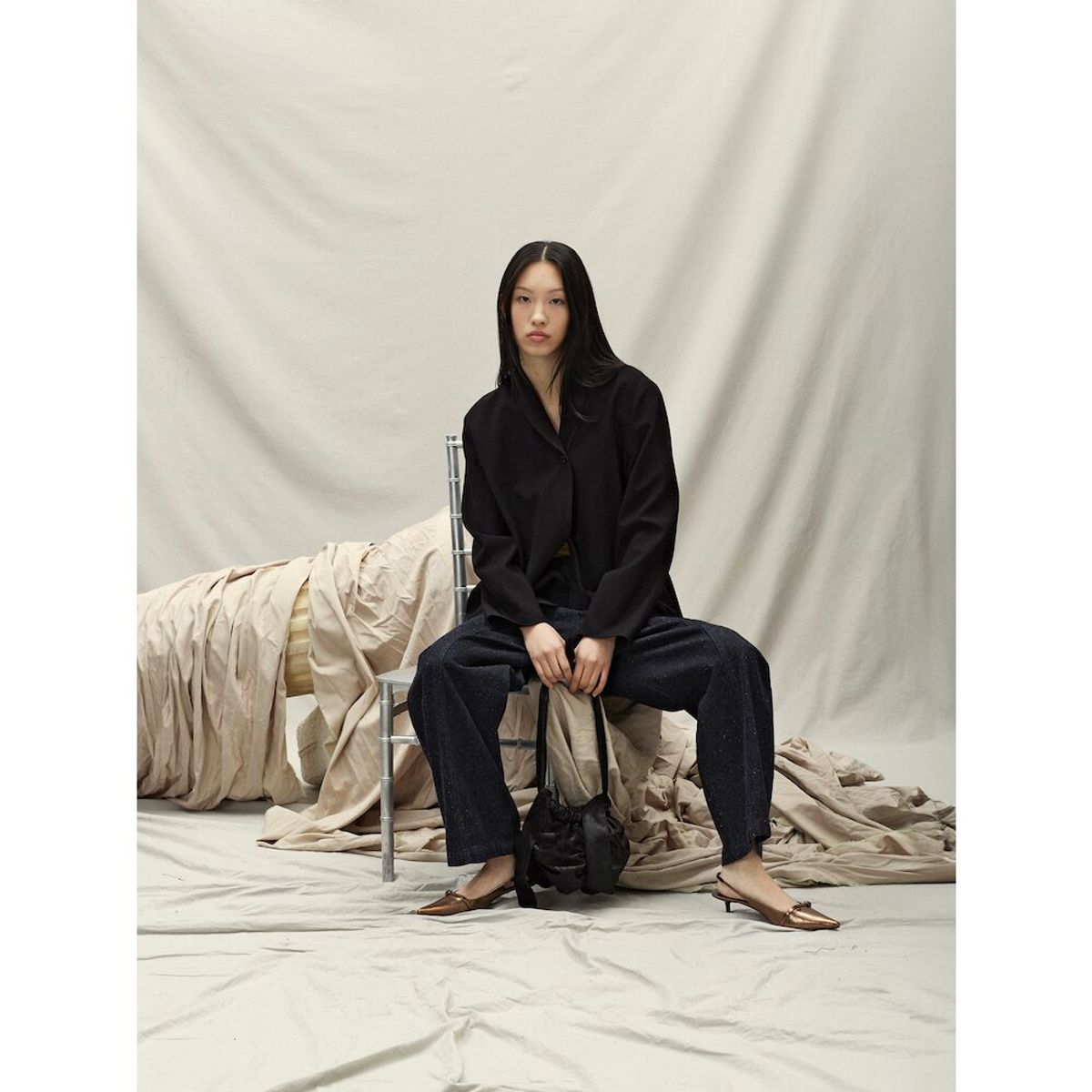 앙개(ANGGAE) Mini Ball Bag  Black