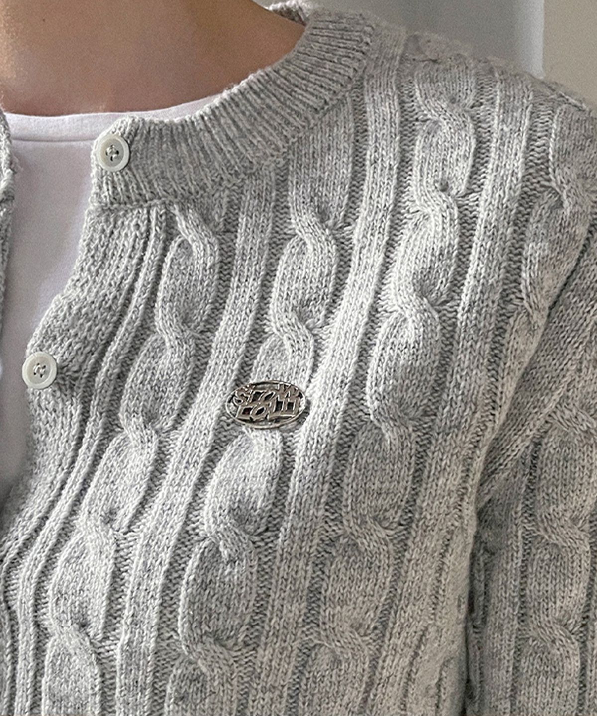슬로우롤리(SLOWLOLLI) Wool cable knit cardigan