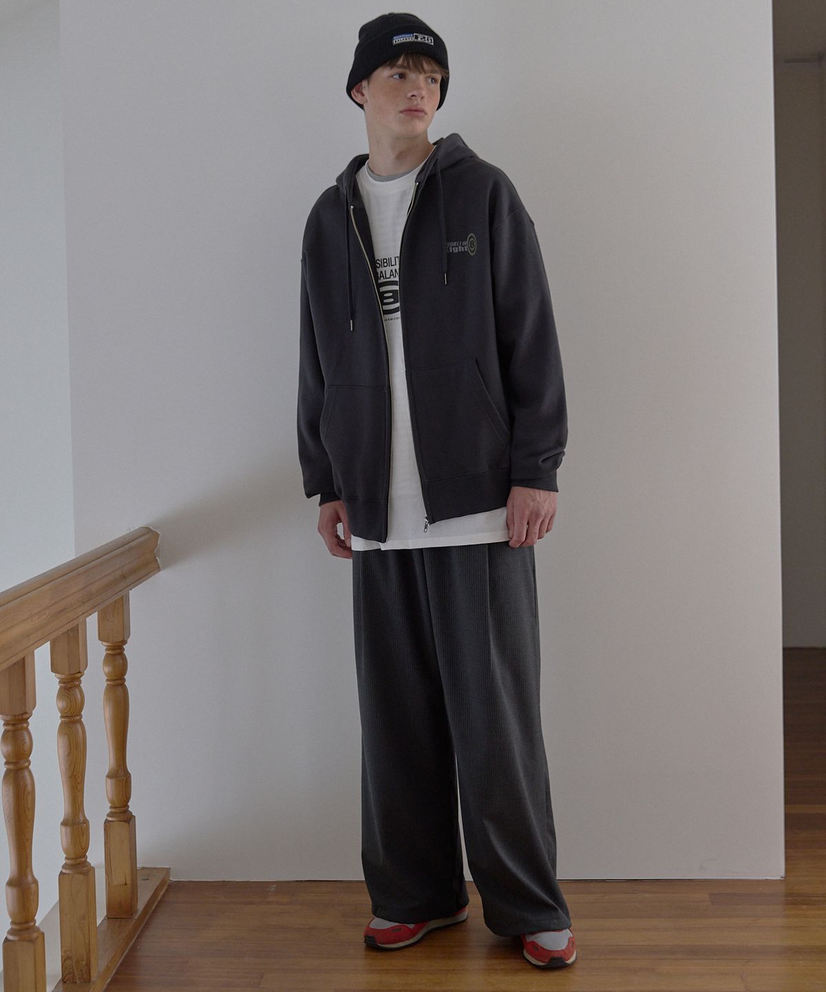 피오팔(PO8) REDTAG STRIPE PANTS - DARK GREY