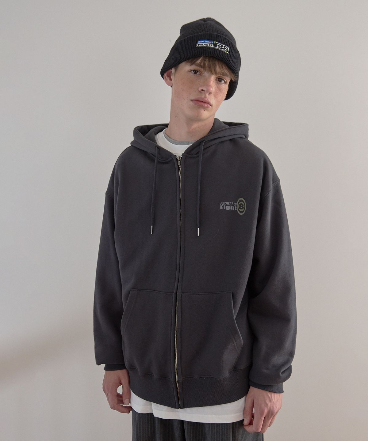 피오팔(PO8) 8SYMBOL ZIP-UP HOODIE - DARK GREY