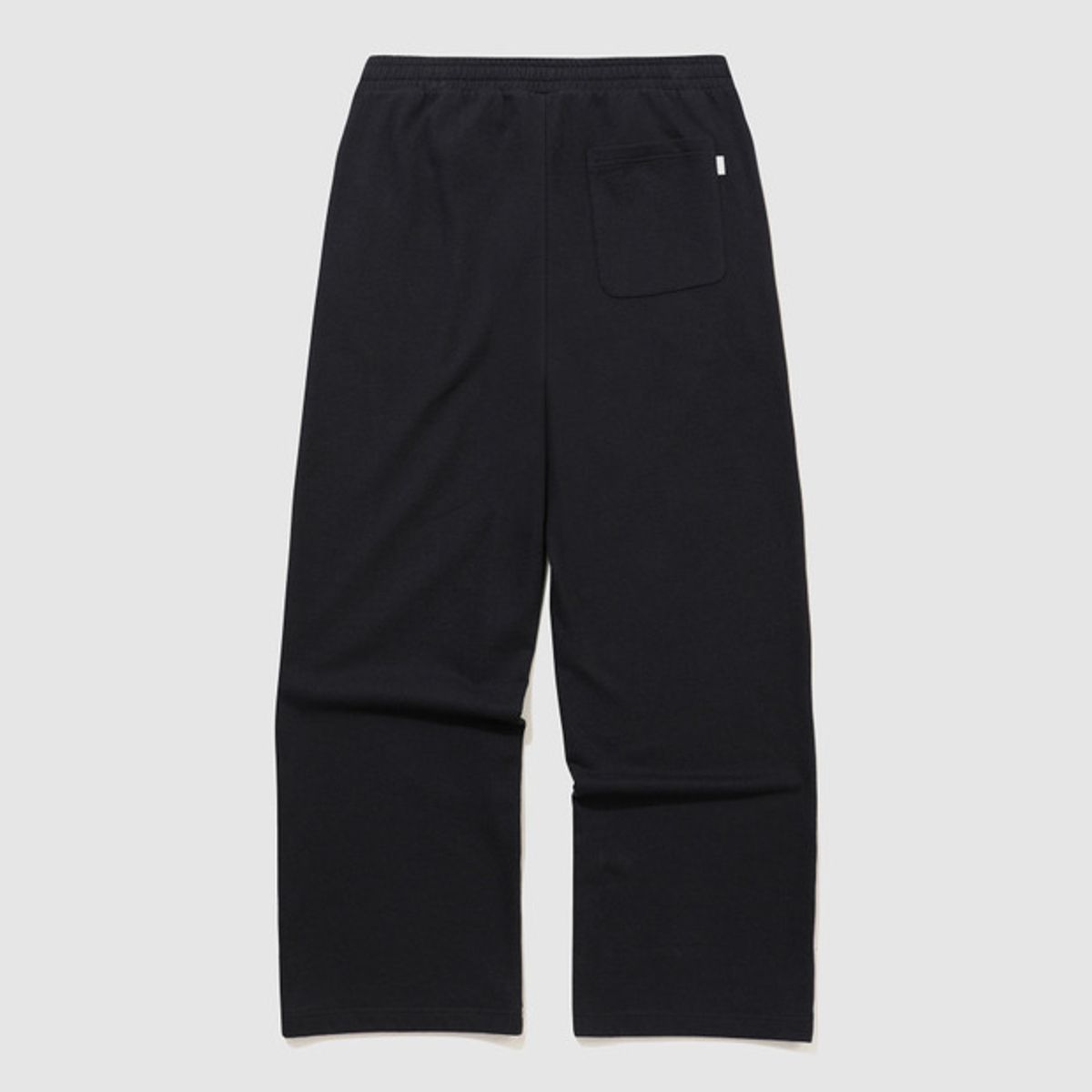 엄브로(UMBRO) 에센셜 와이드 스트레이트 팬츠 블랙(UQ323CFP95)