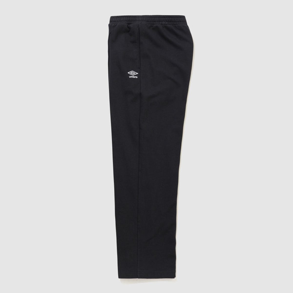 엄브로(UMBRO) 에센셜 와이드 스트레이트 팬츠 블랙(UQ323CFP95)