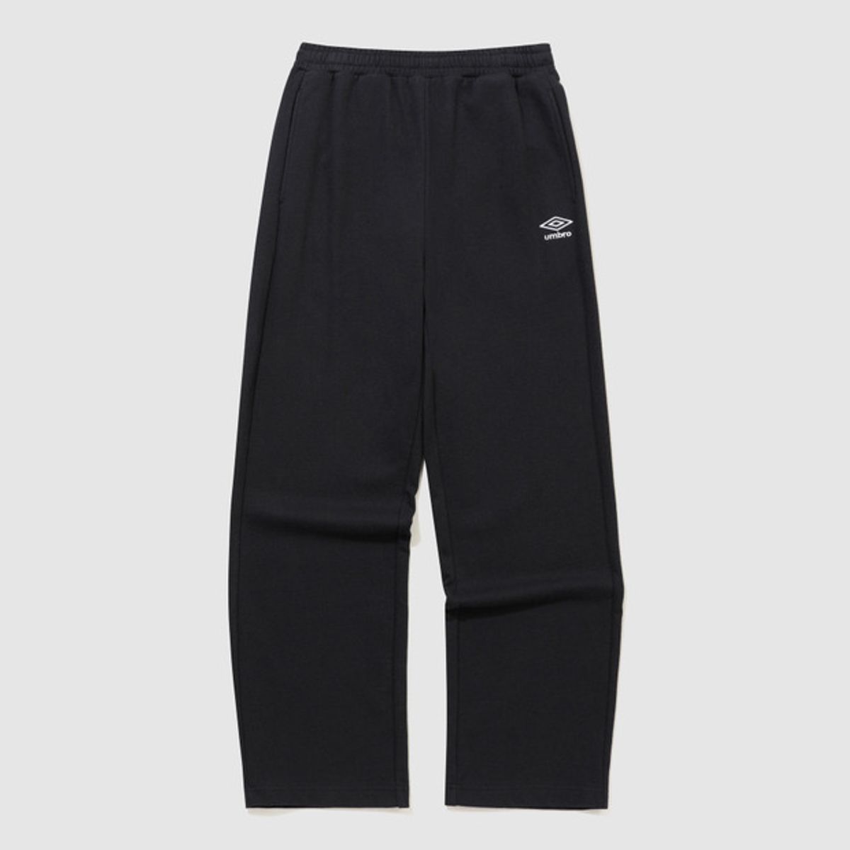 엄브로(UMBRO) 에센셜 루즈 스트레이트 팬츠 블랙(UQ323CFP94)