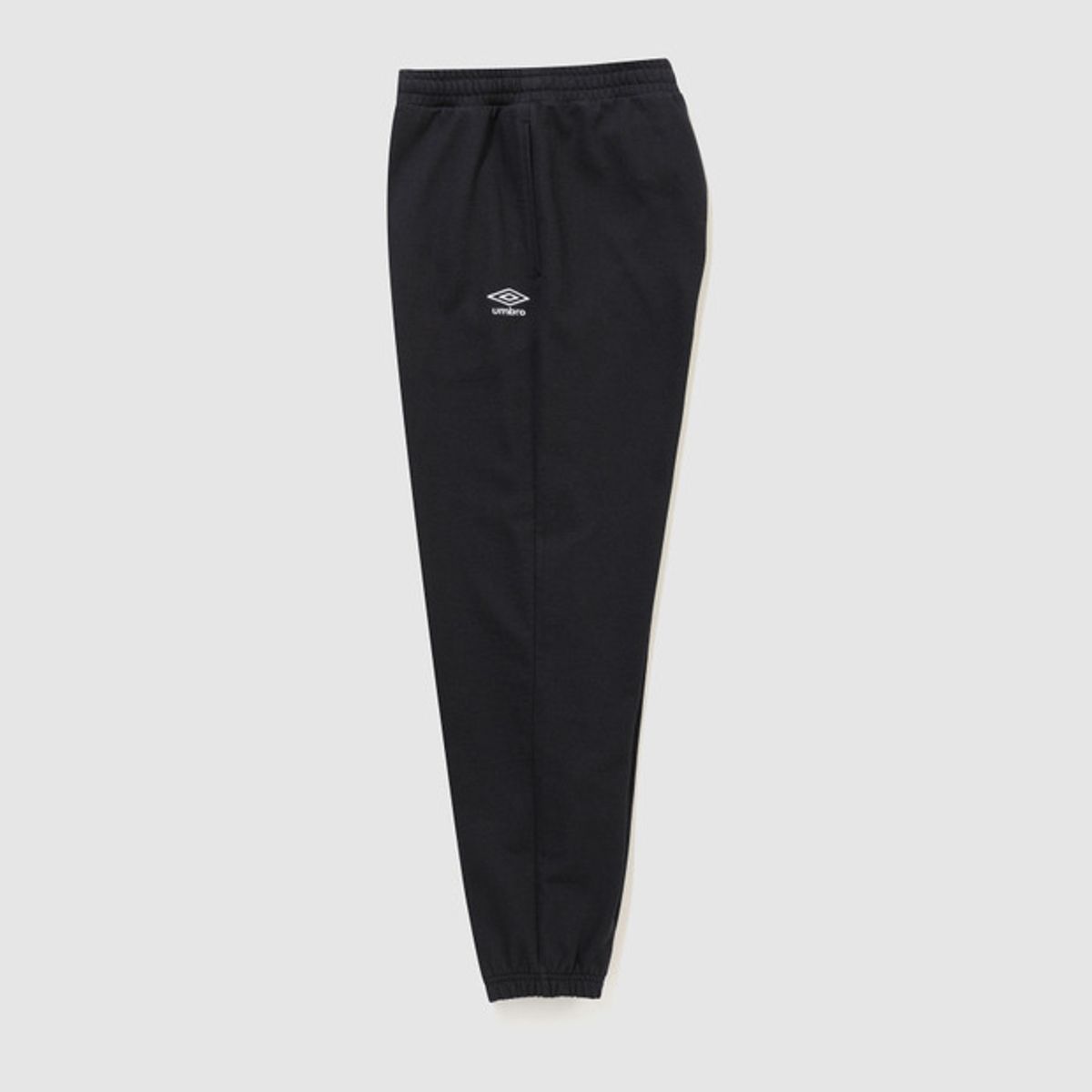 엄브로(UMBRO) 에센셜 루즈 조거 팬츠 블랙(UQ323CFP93)