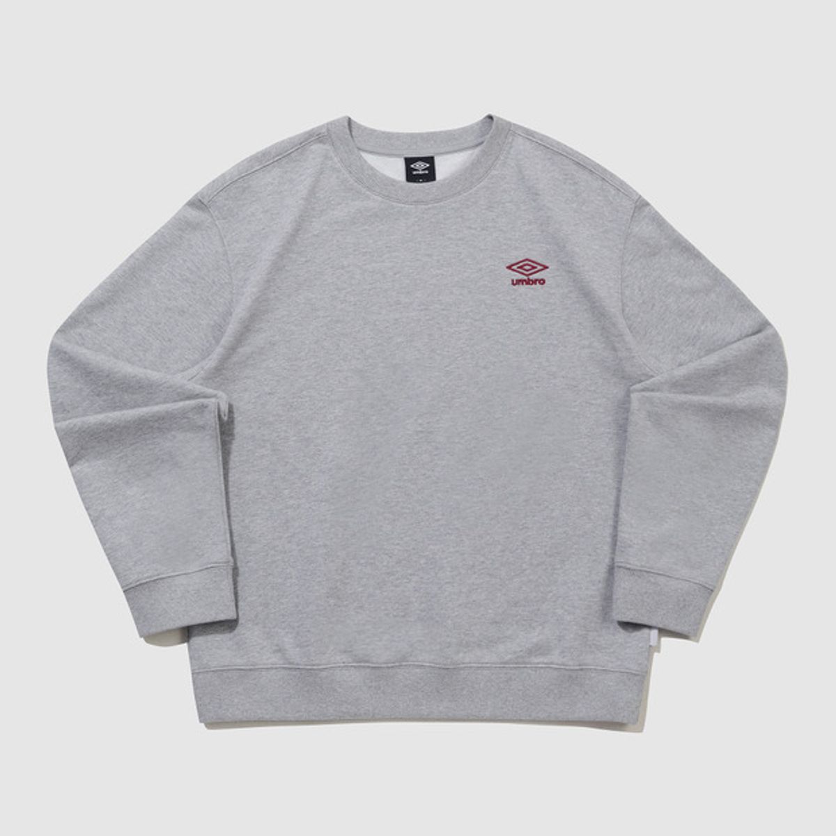 엄브로(UMBRO) 에센셜 스몰로고 맨투맨 그레이(UQ323CFS93)