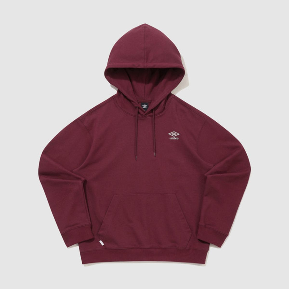 엄브로(UMBRO) 에센셜 스몰로고 후드티셔츠 버건디(UQ323CHD92)